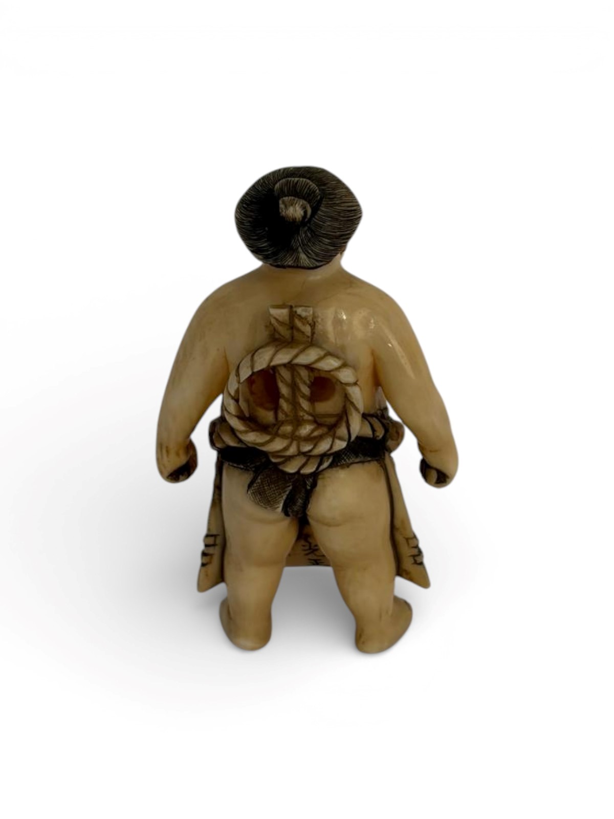 Periodo Meiji, Netsuke in avorio raffigurante lottatore di sumo