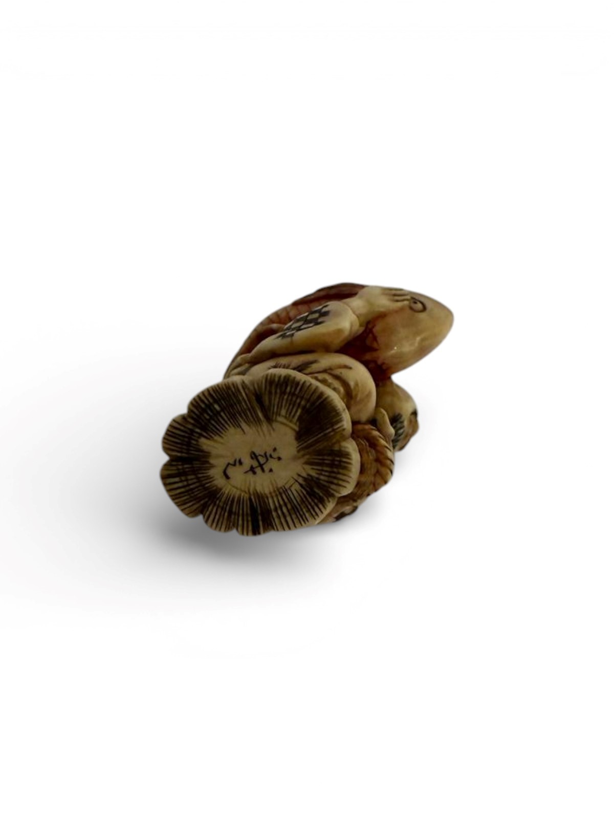 Netsuke in avorio raffigurante Ebisu, dio della pesca e dell’abbondanza, periodo Meiji