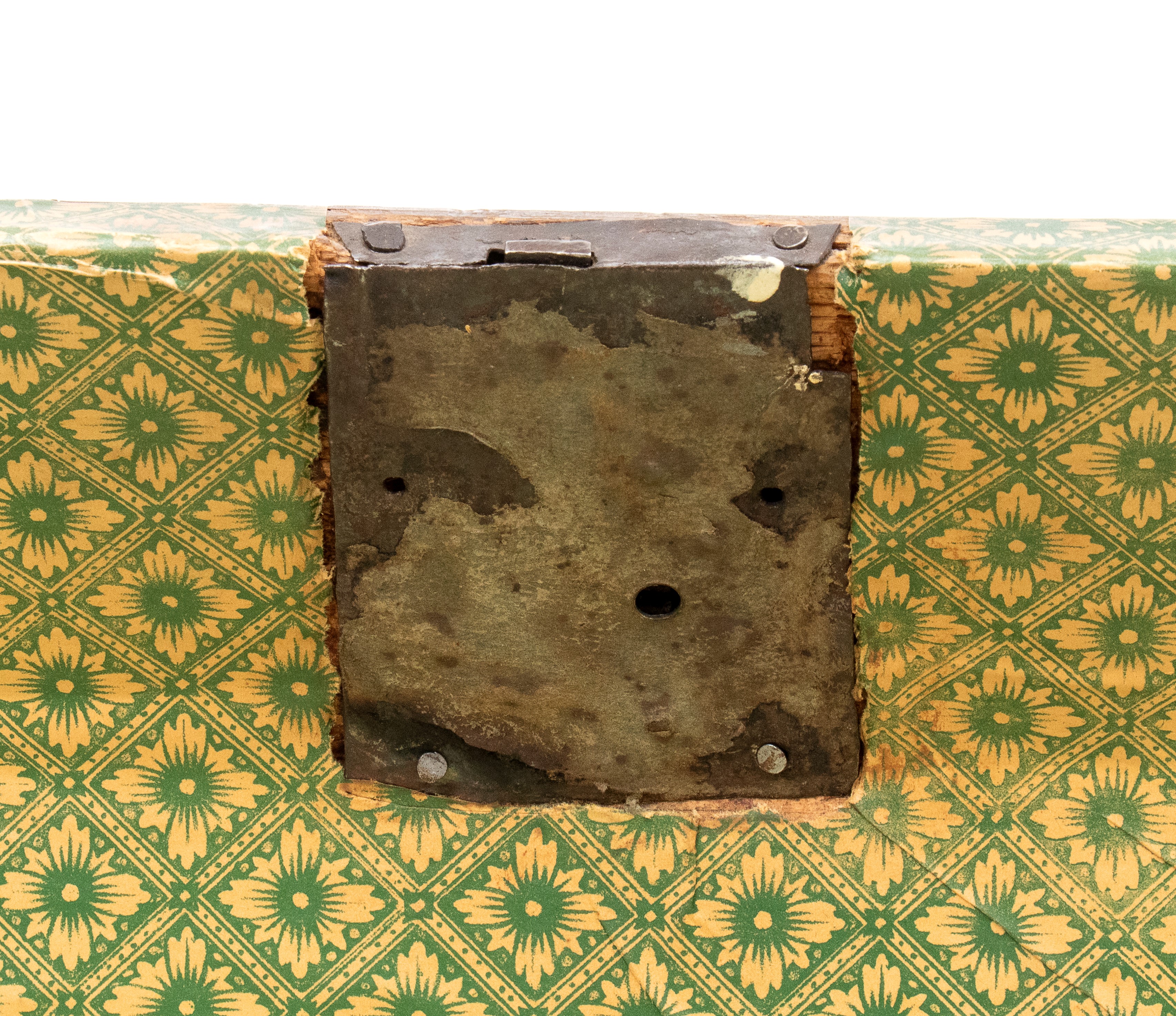 Comò barocchetto in radica di noce