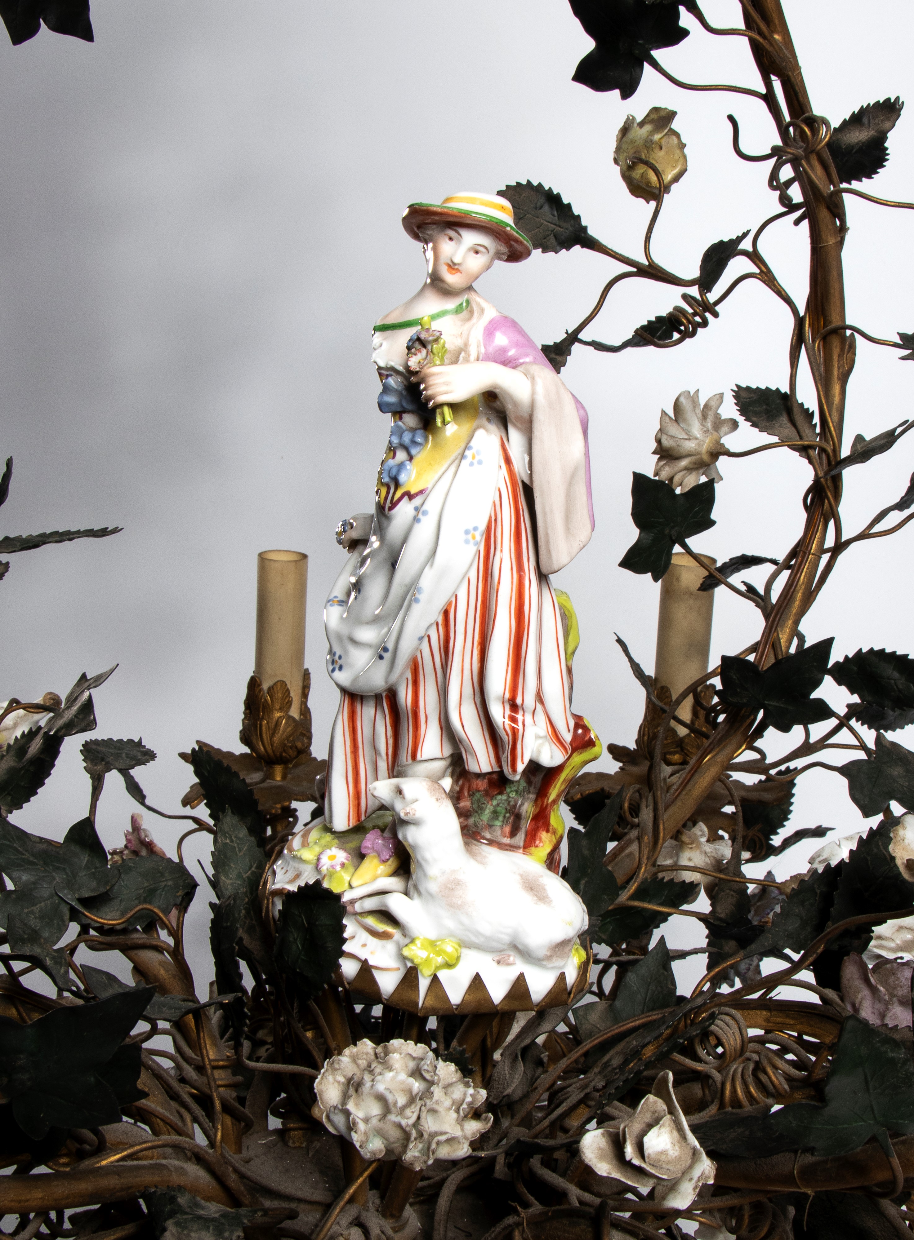 Coppia di lampadari a gabbia