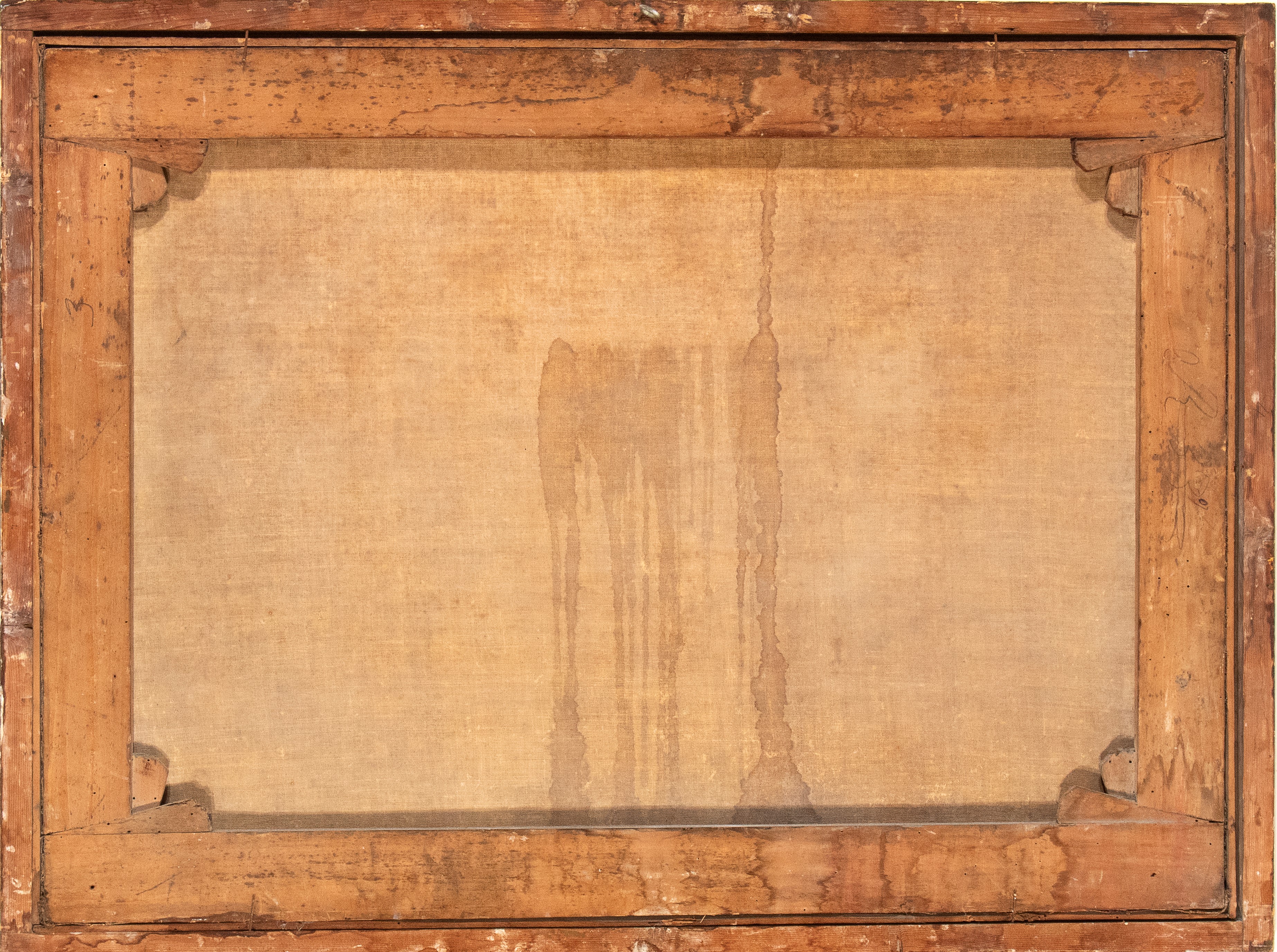 Bouquet di fiori in un vaso con cesto