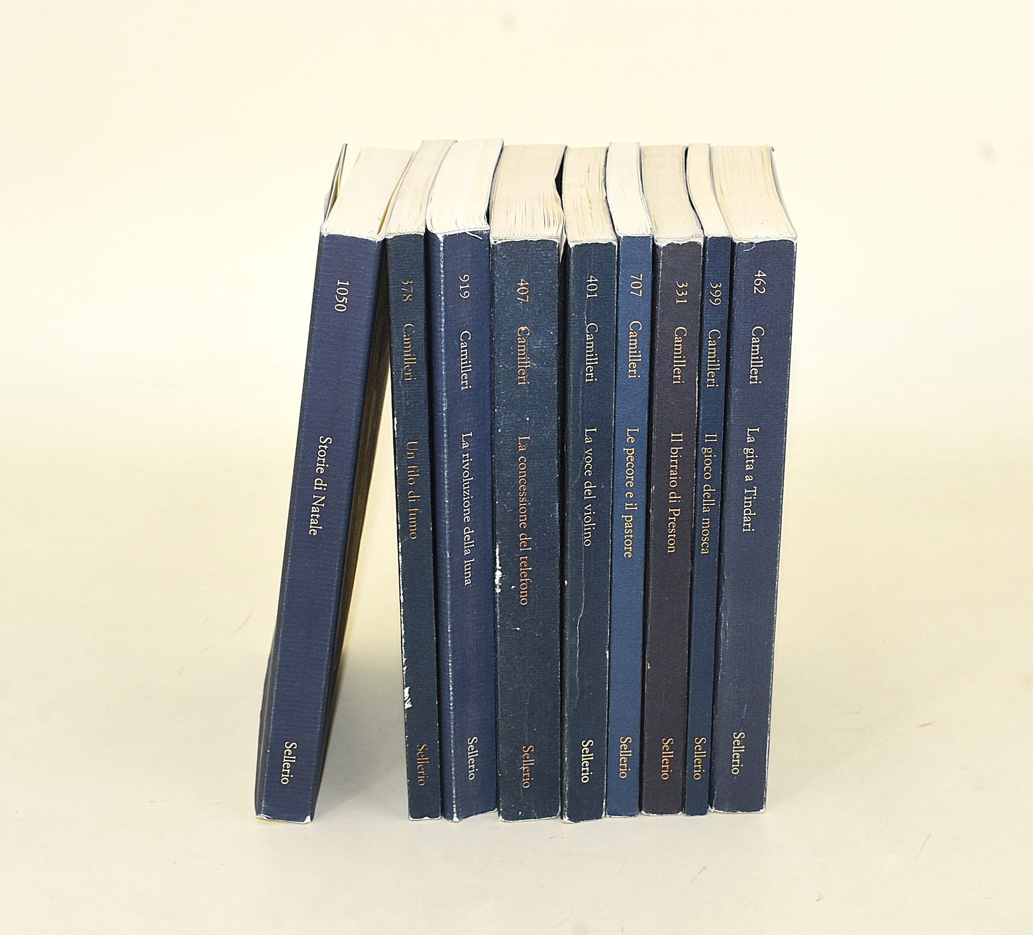 Andrea Camilleri, Collezione di 9 volumi editi da Sellerio Editore Palermo
