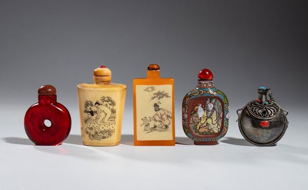 Lot of five snuffboxes, China