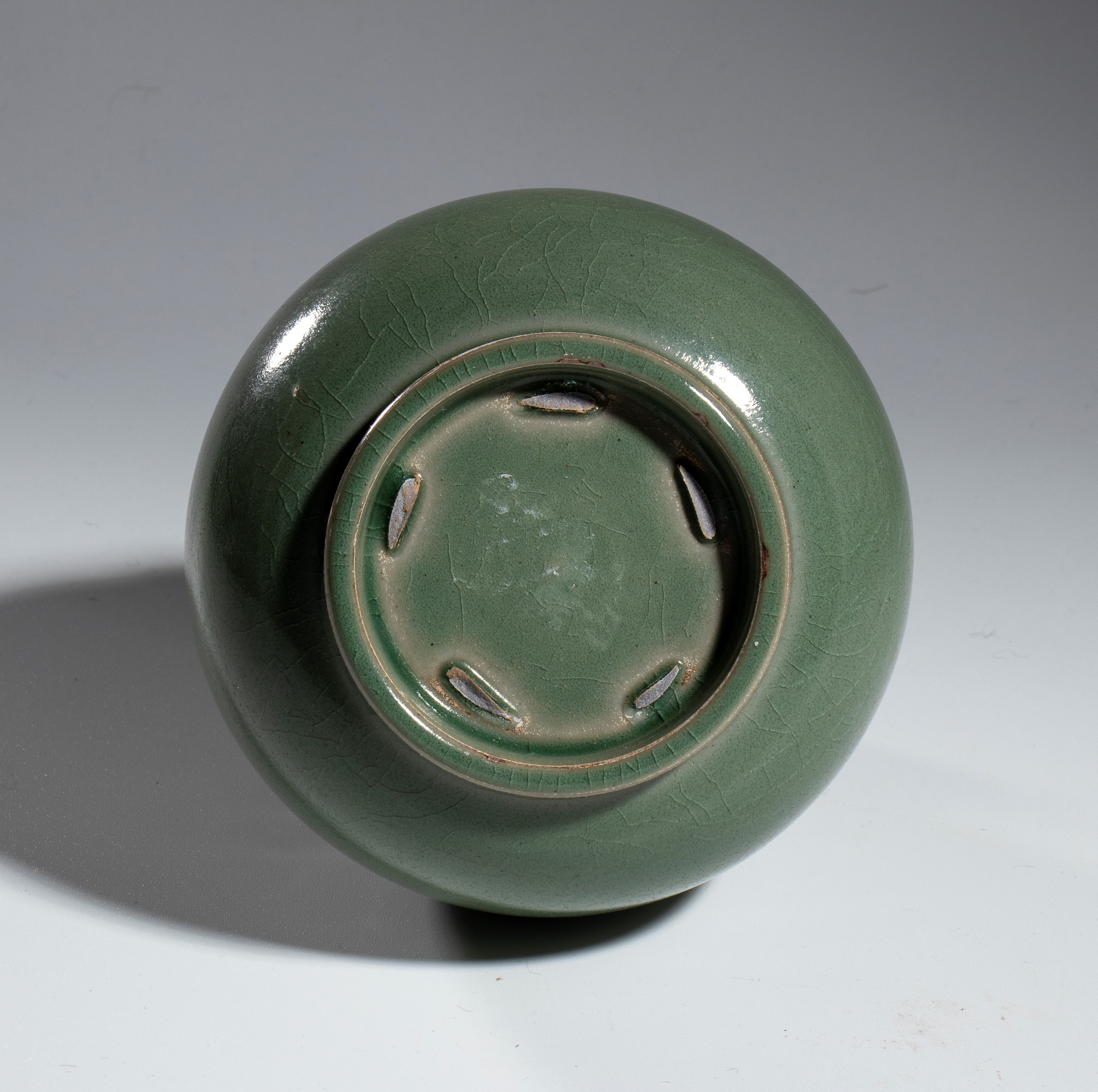 Vaso celadon craquelé in porcellana, Corea, XX secolo