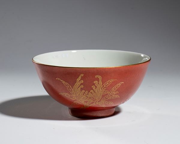 Porcelain bowl with cobalt blue and iron red enamel decoration, China
