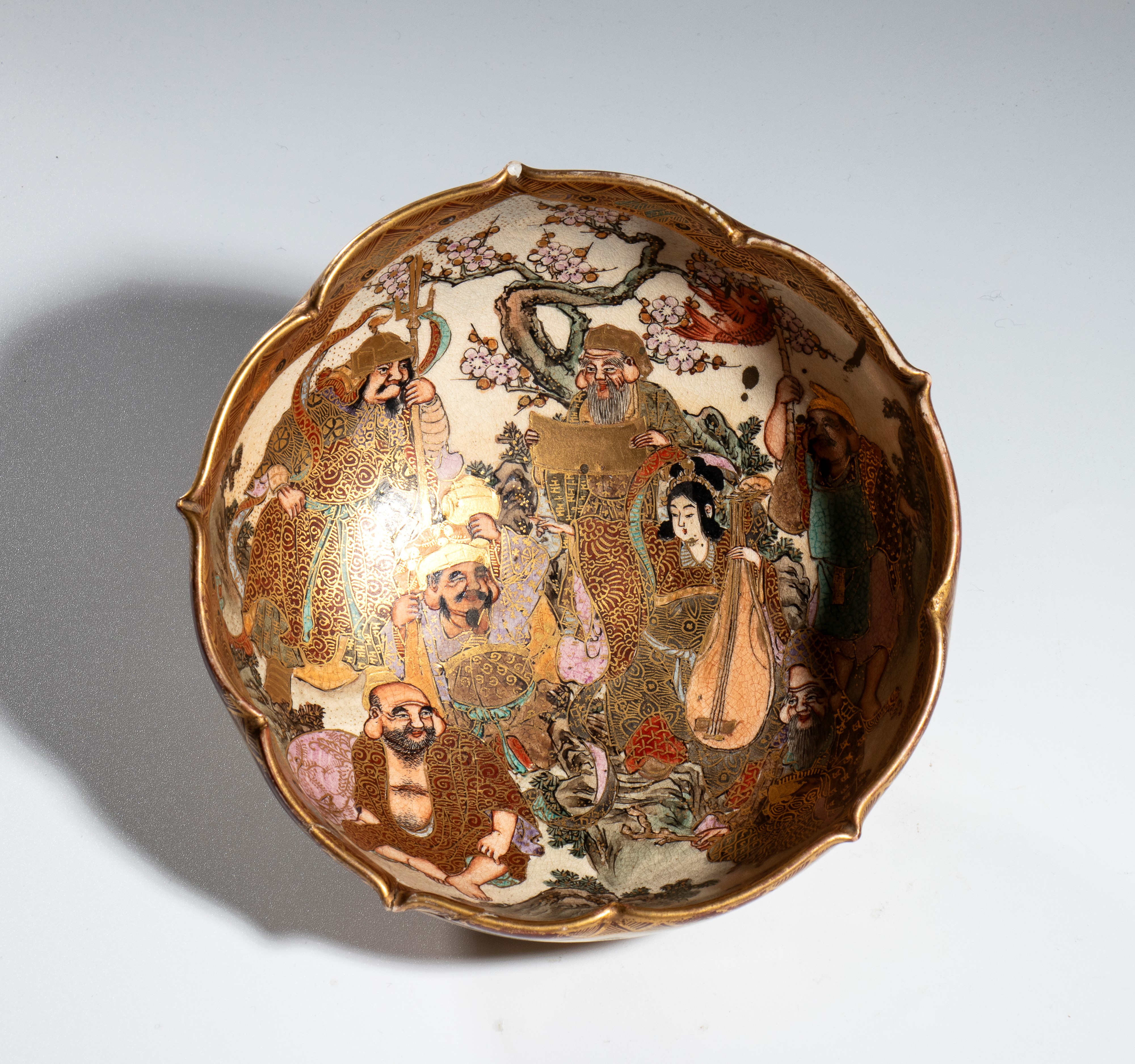 Ciotola Satsuma decorata con figure mitologiche, Giappone