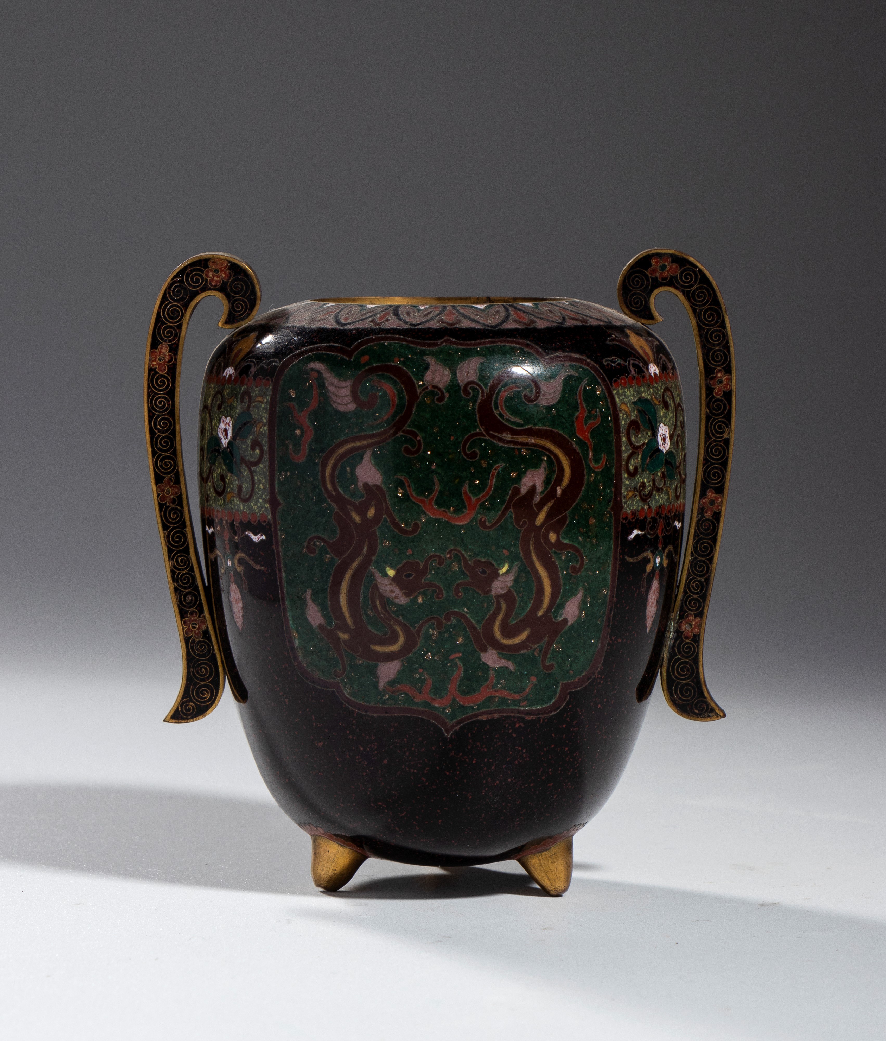 Vaso in rame decorato a smalti cloisonné, Giappone