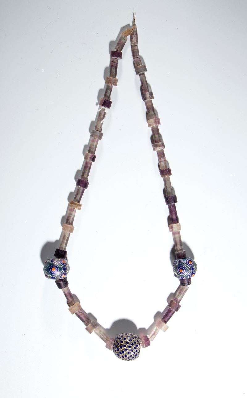 Collana di cristallo e pietre di fiume, Cina, XX secolo
