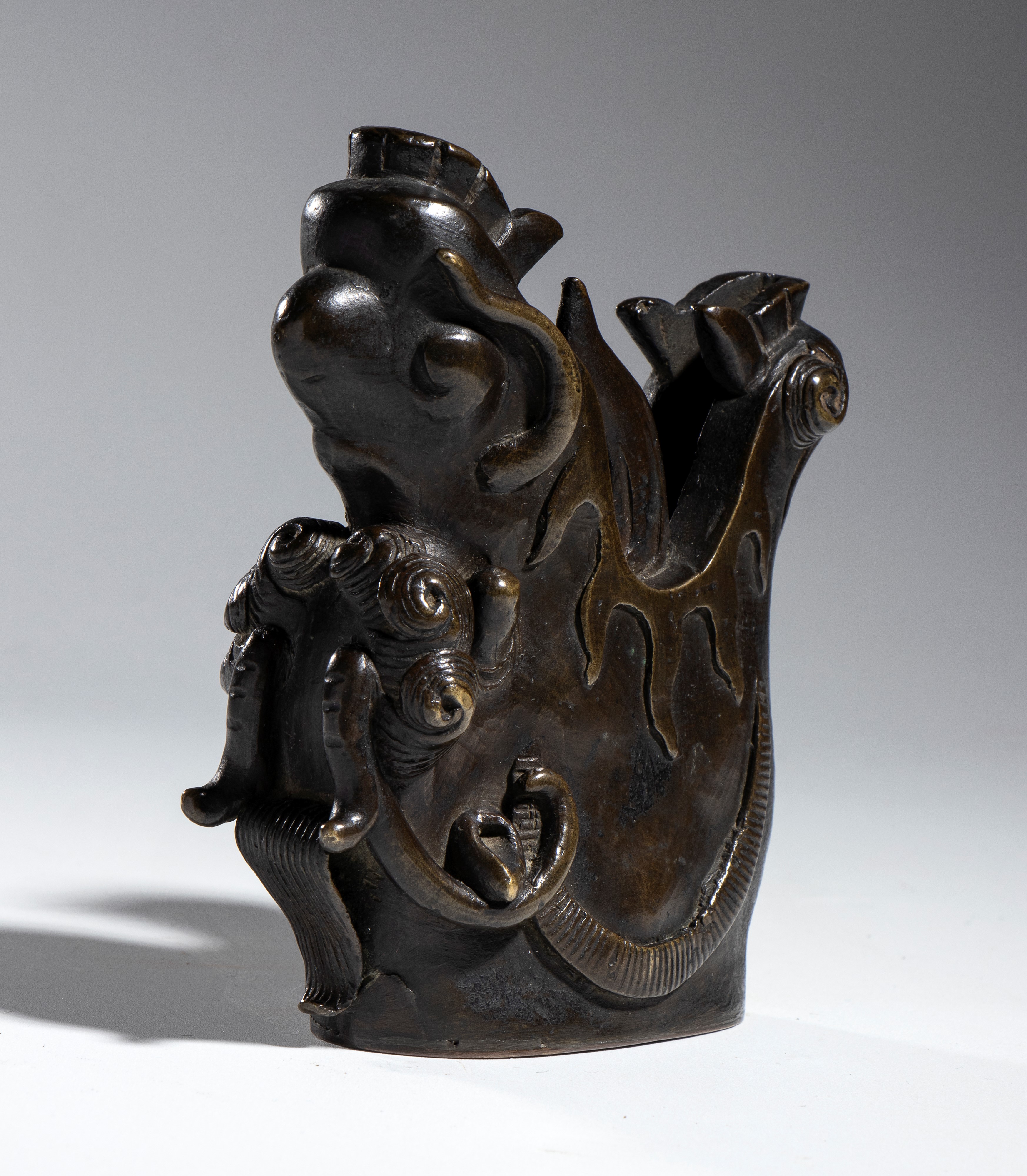 Cina, Figure in bronzo a forma di animale mitologico, XX secolo