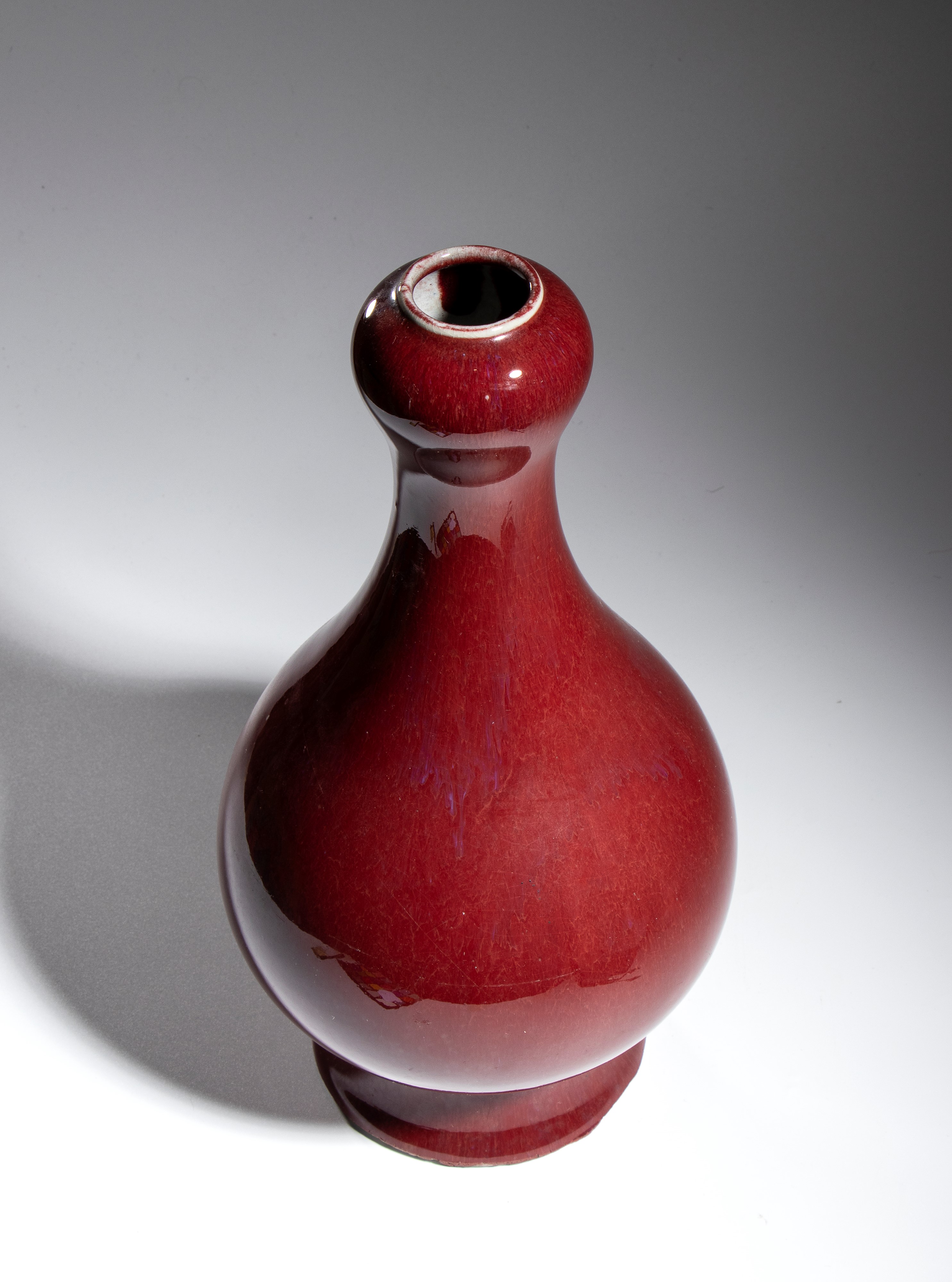 Vaso a bocca di aglio in porcellana flambé, Jingdezhen, Cina, XX secolo
