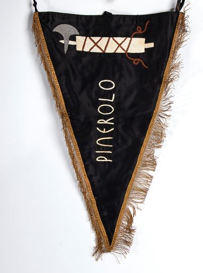 Fiamme delle Brigate Nere, emblema storico della prima metà del XX secolo