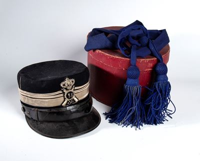 Berretto M.1903 da Ufficiale di Fanteria, in castorino con fregio ricamato