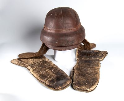 Italia, Regno, Casco tipo Rold e guanti da pilota, inizi XX sec.