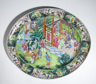 Grande piatto in porcellana della Famiglia Rosa, Cina, dinastia Qing