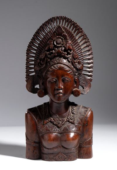 Scultore Indonesiano del XX secolo, Figura di ballerina in legno intagliato