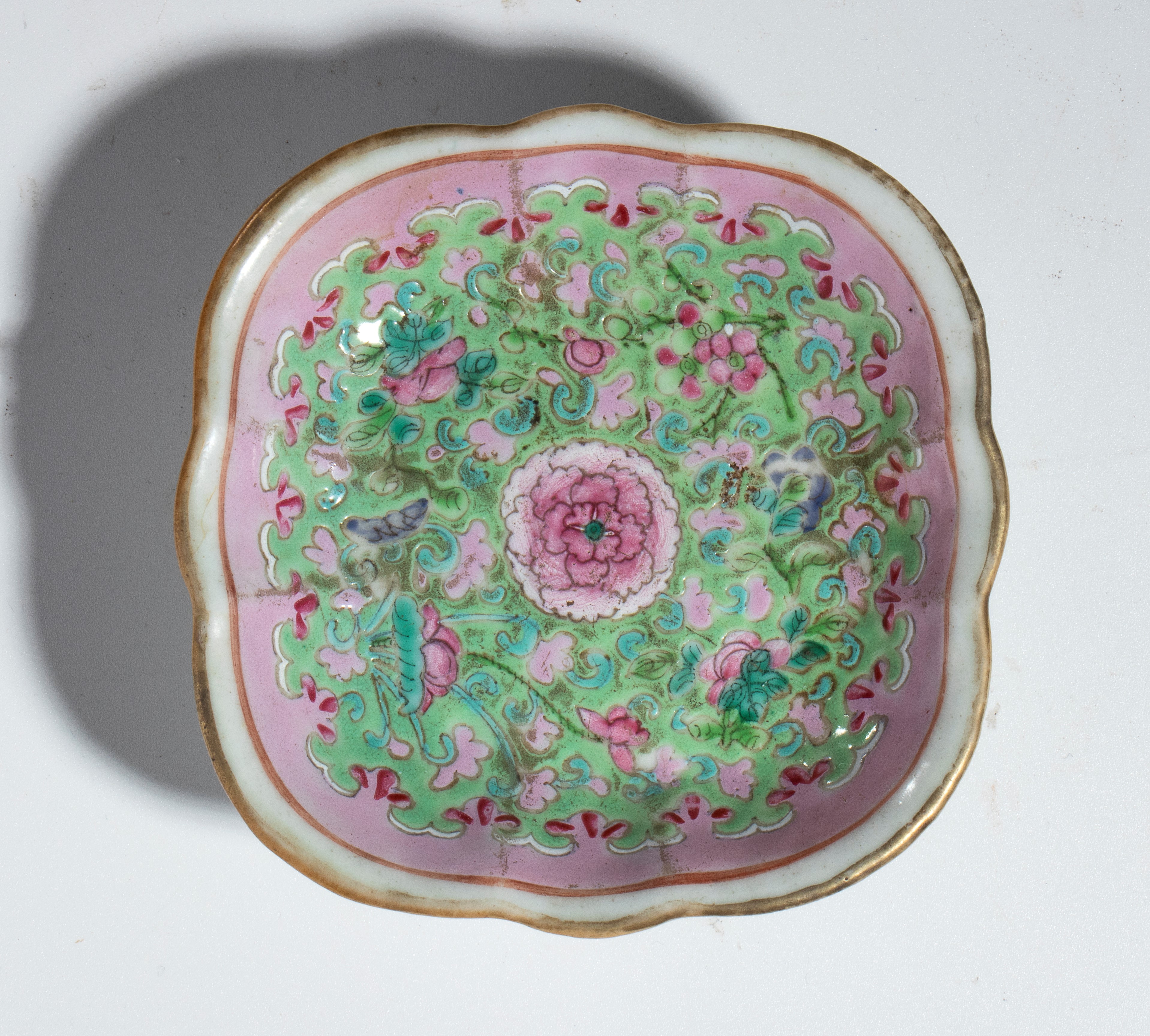 Piattino in porcellana Famiglia Rosa, Cina, XX secolo