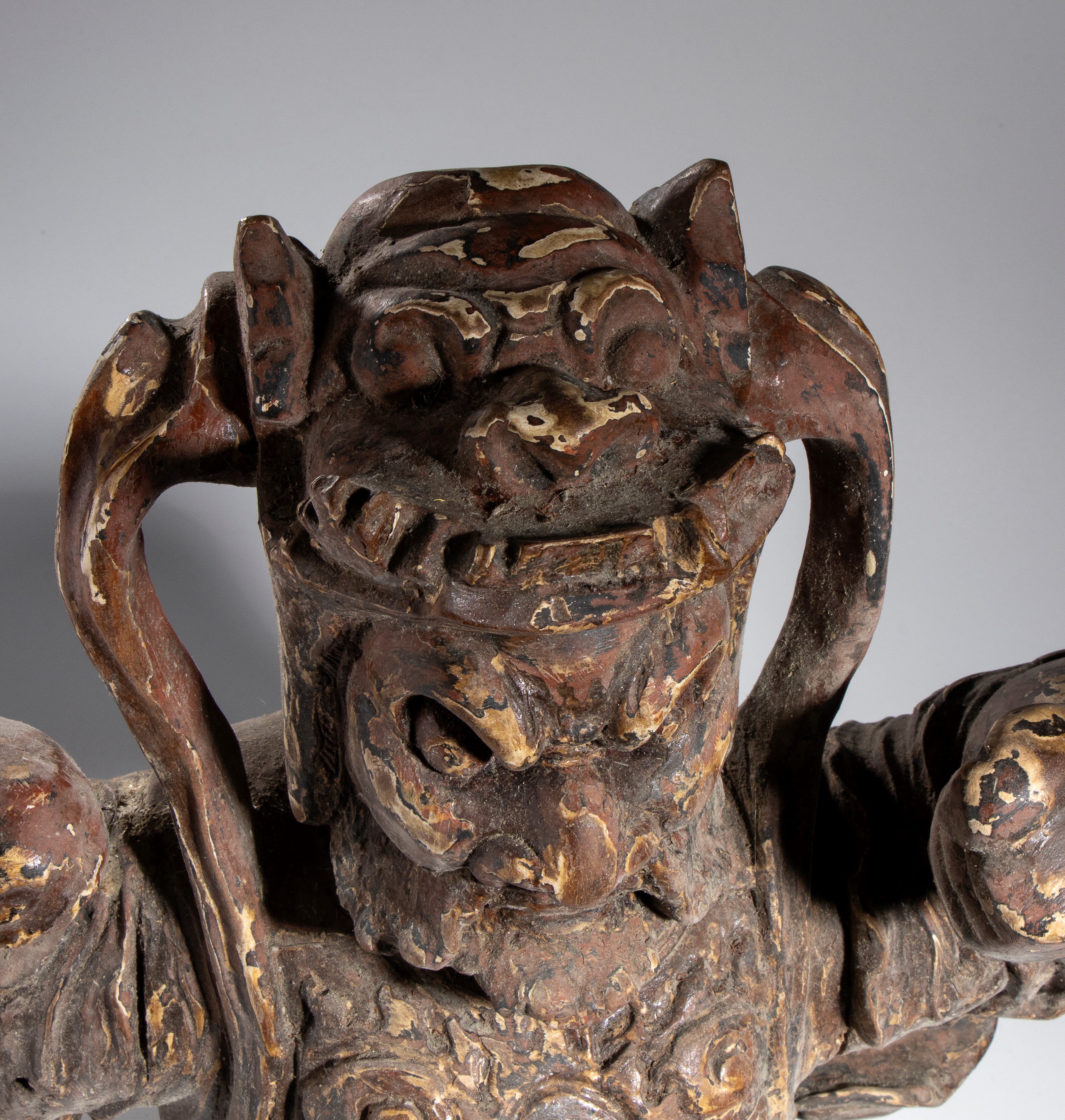 Figura di Guan Yu, scultura in legno, Cina, XX secolo