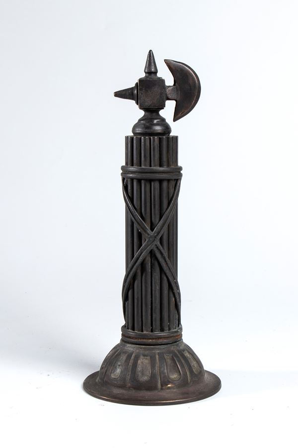 Tagliacarte fascista