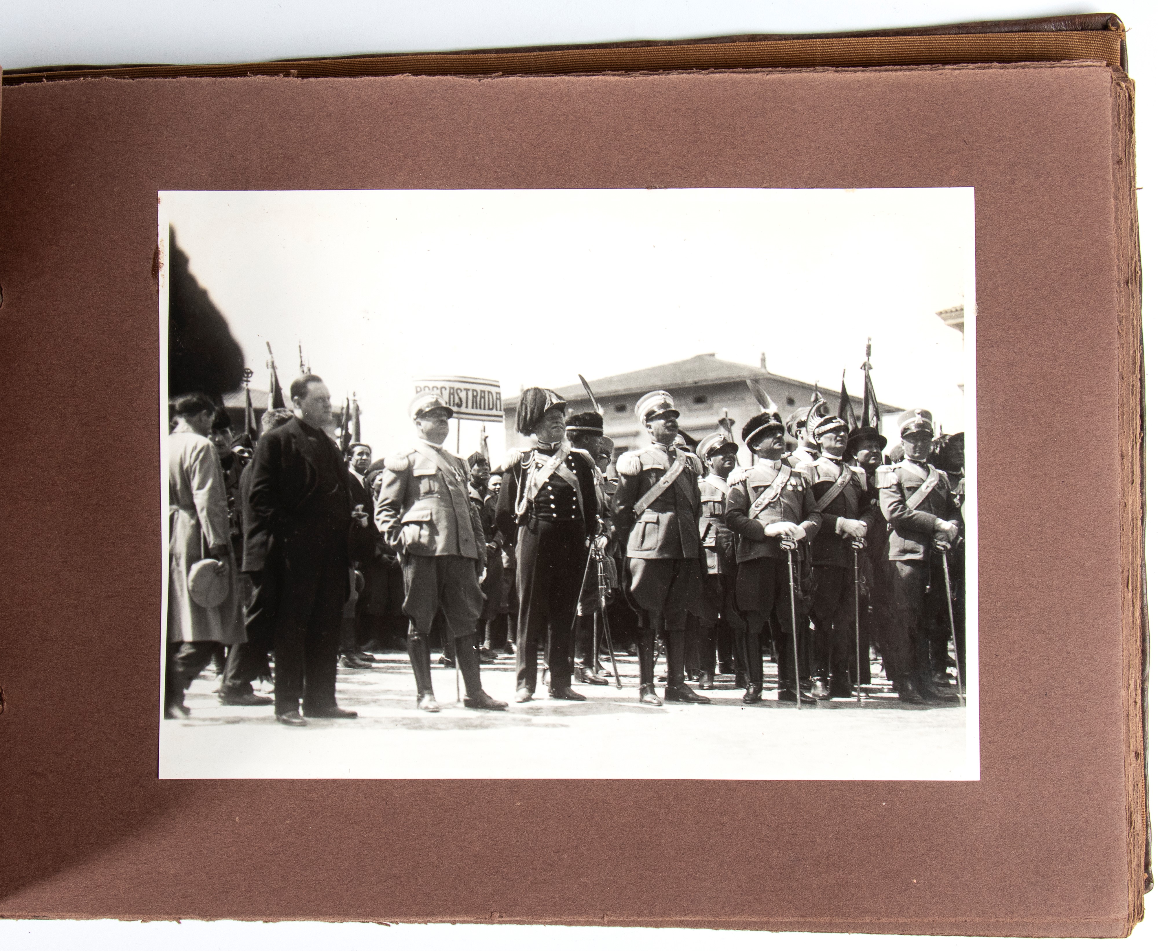 Album fotografico, Visita del Duce a Grosseto - 10 maggio 1930, pelle sigillata