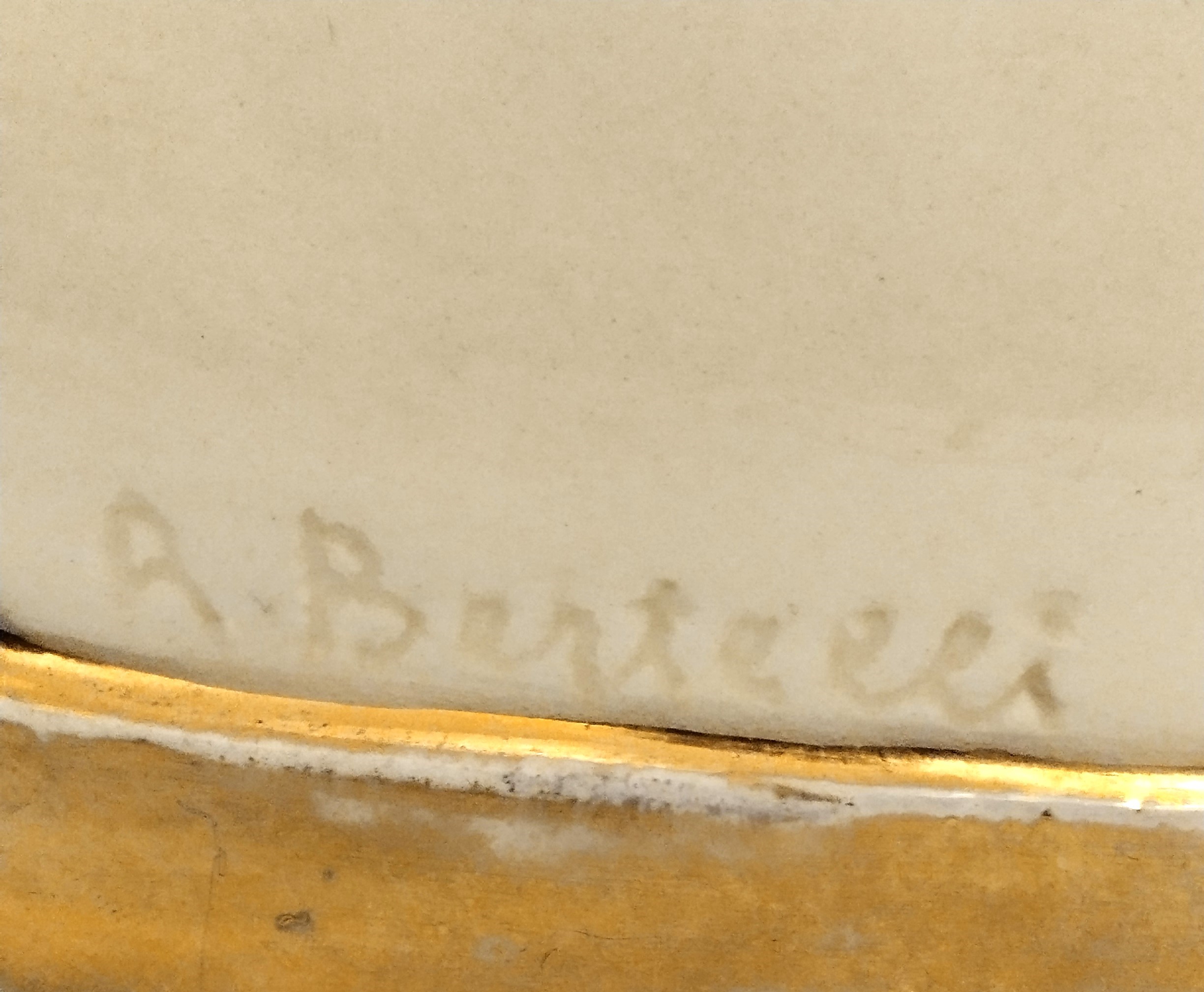 Bertelli, Piccolo busto di SS Pio XII, porcellana bianca e oro