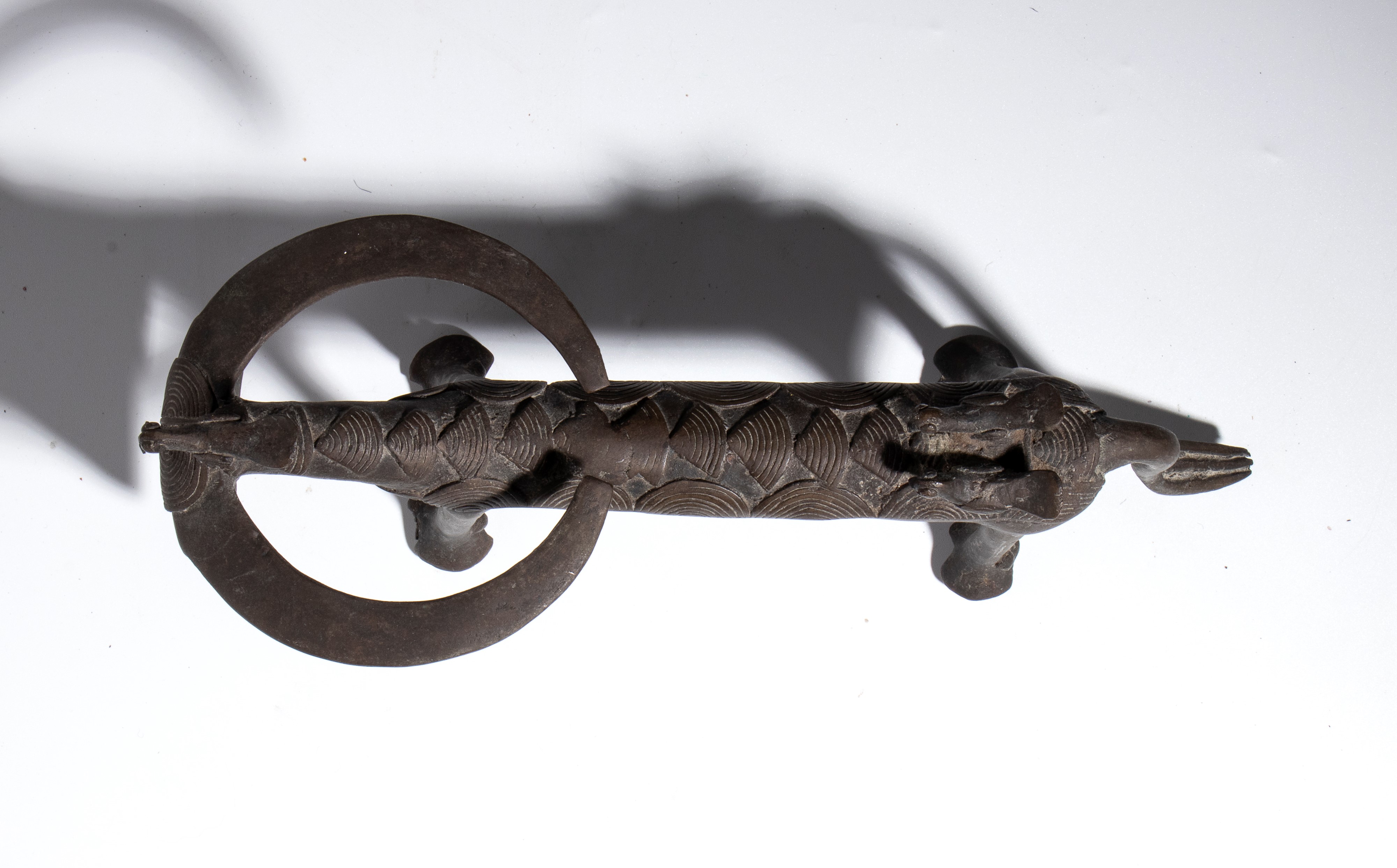 Scultura in bronzo, Bufalo in fusione a cera persa, Benin, XX secolo