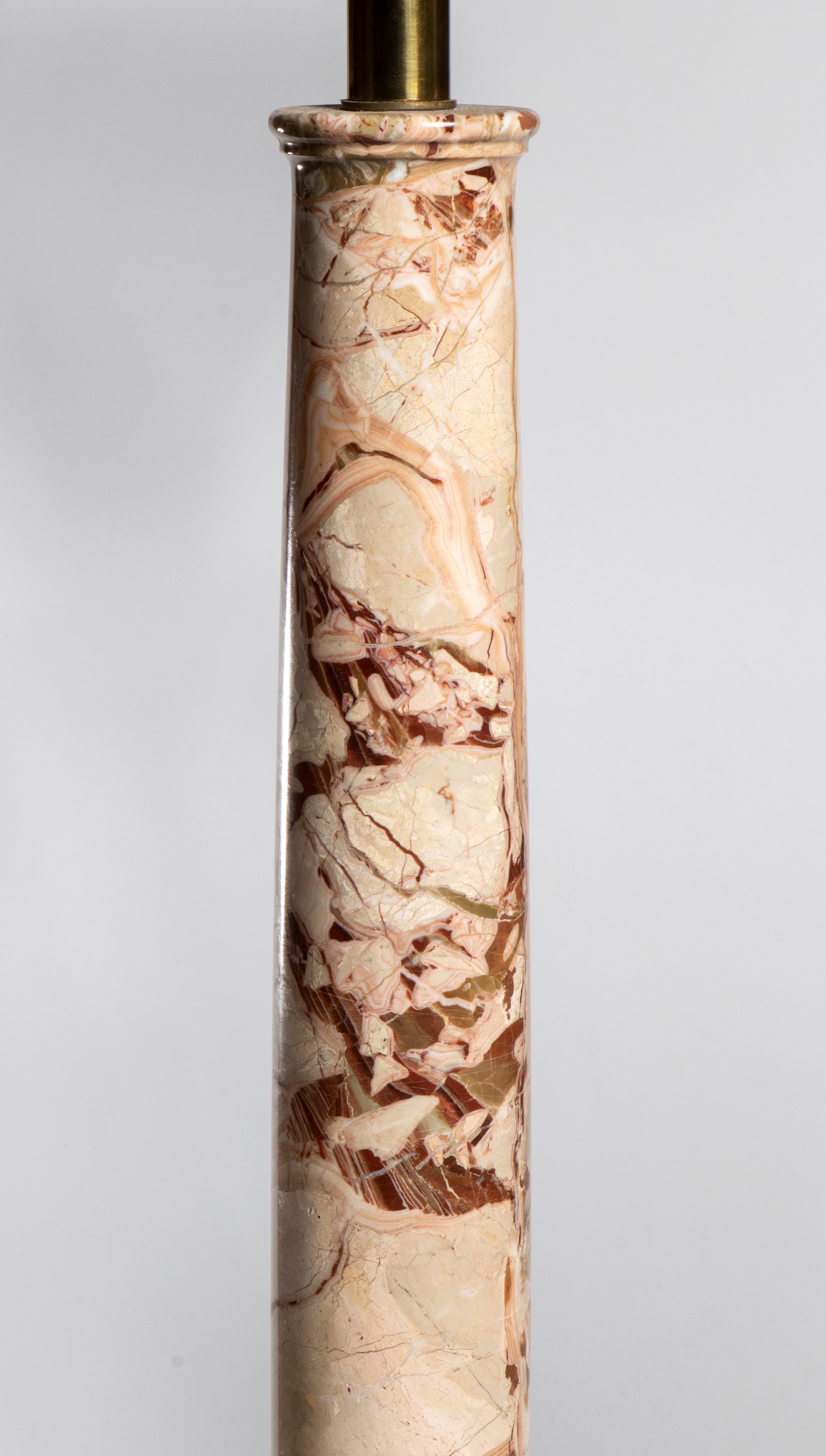 Coppia di lampade a colonna in marmo brecciato, circa 1950