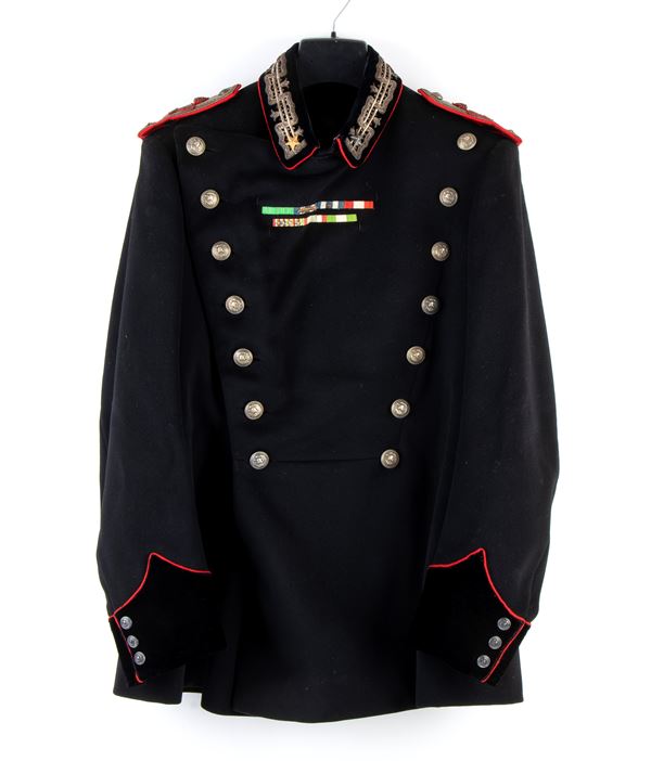 A Brigadier General m. 34 vTunic