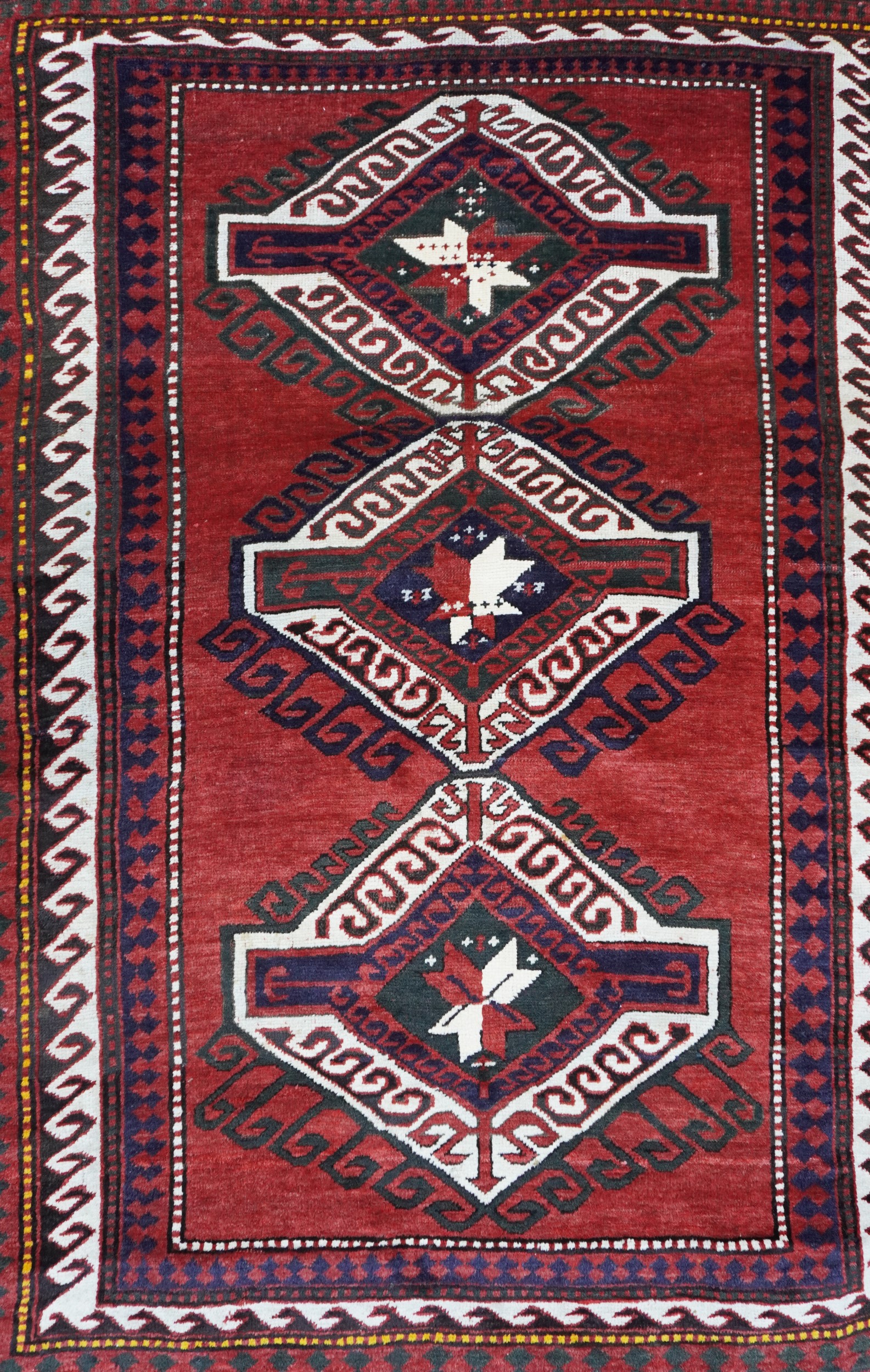 Tappeto Kazak a fondo rosso