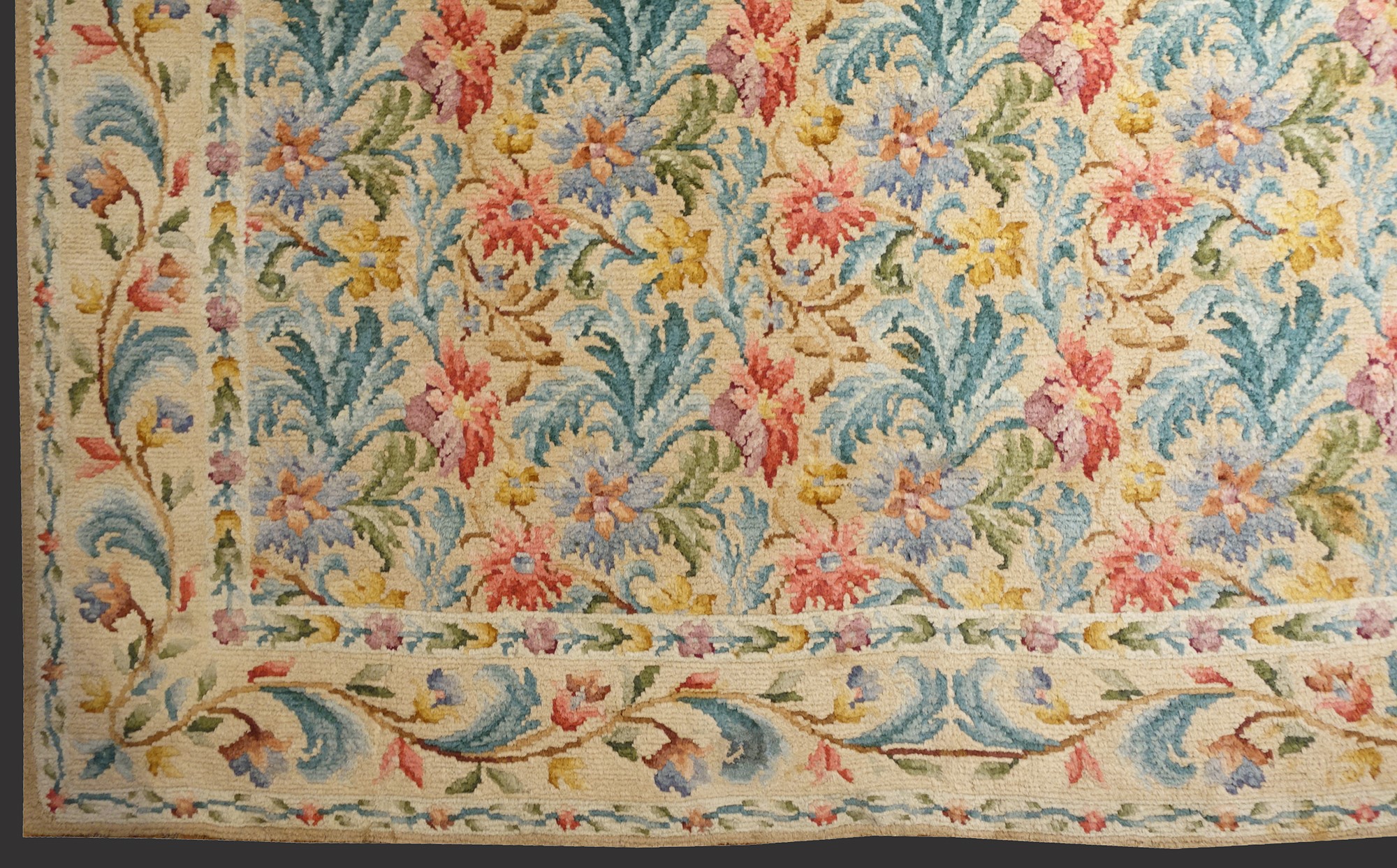 Tappeto Savonnerie floreale