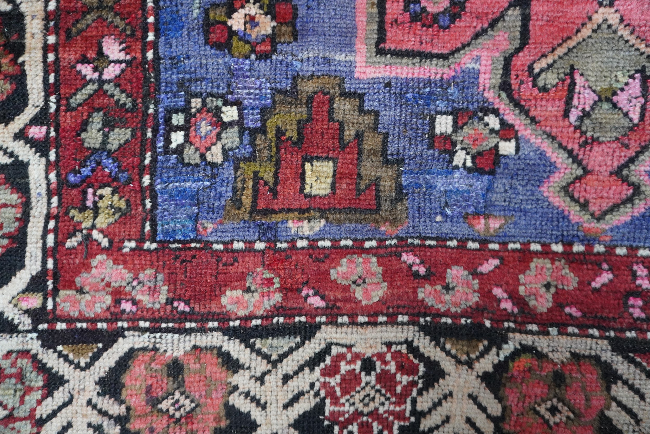 Tappeto Karabagh a medaglioni