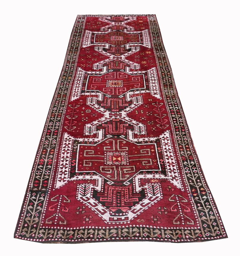 Tappeto Kazak con disegno a scudi