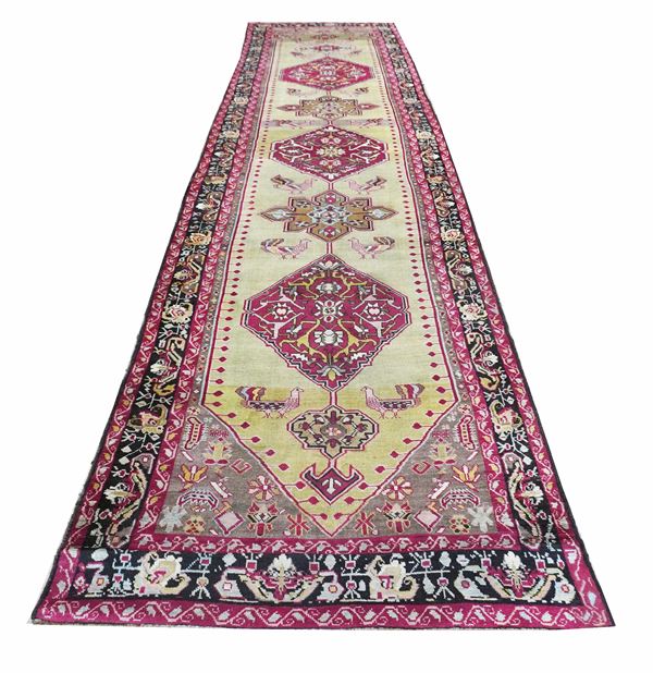 A Shusha Karabagh runner