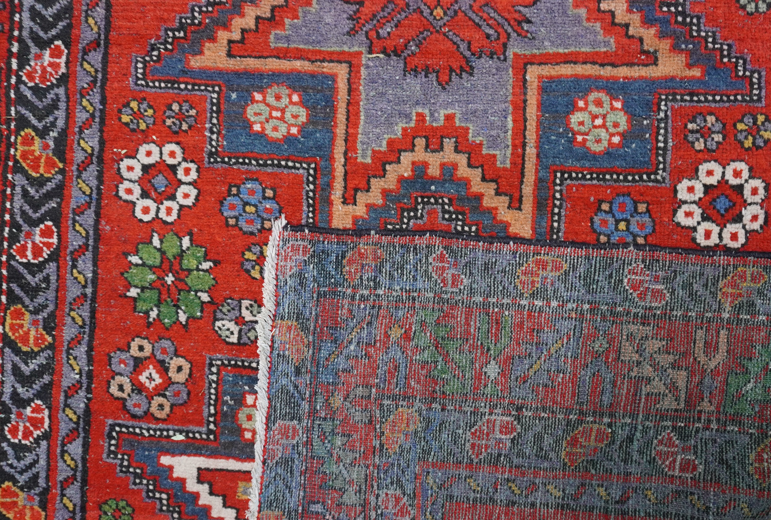 Tappeto Erewan, Disegno Lesghy