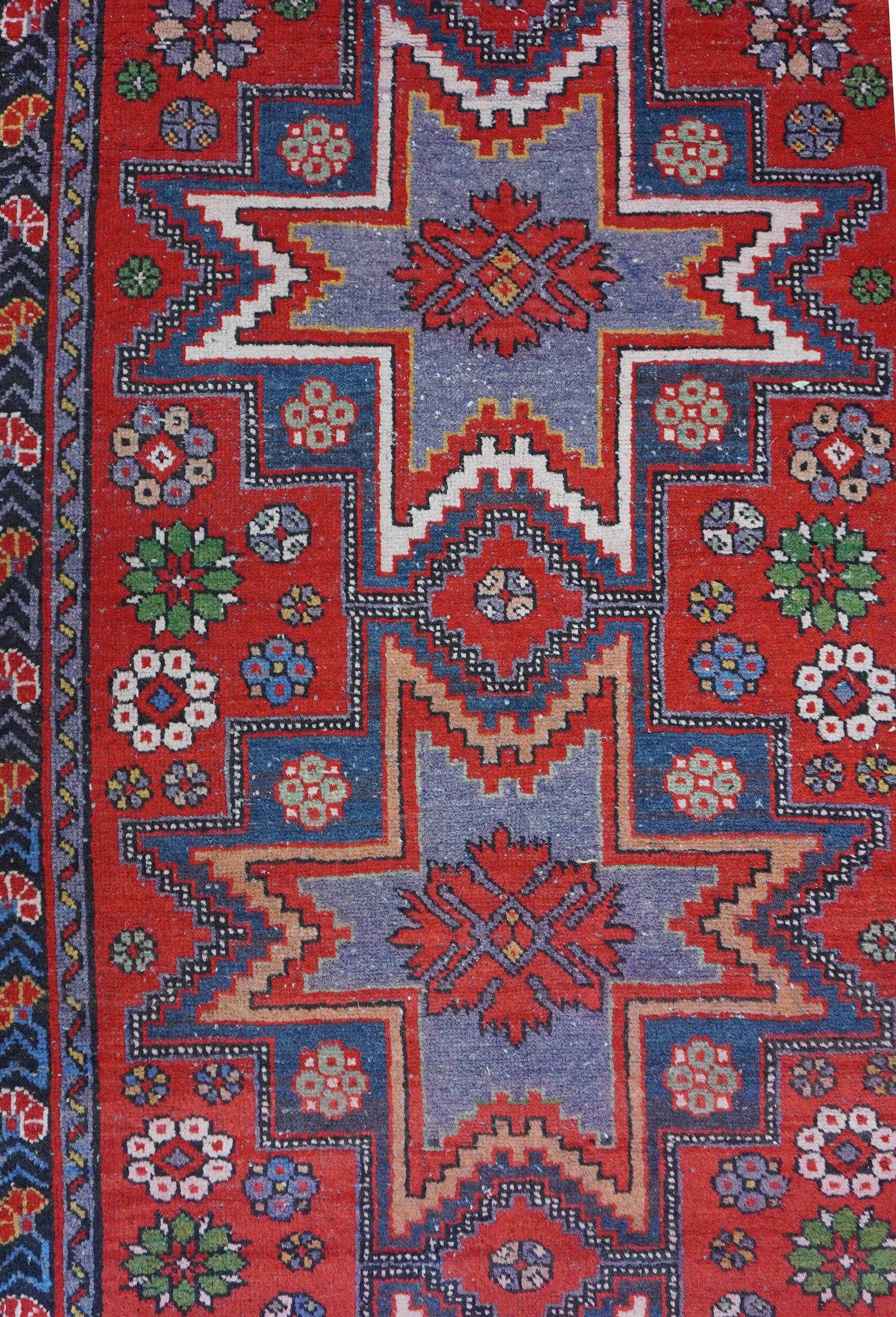 Tappeto Erewan, Disegno Lesghy