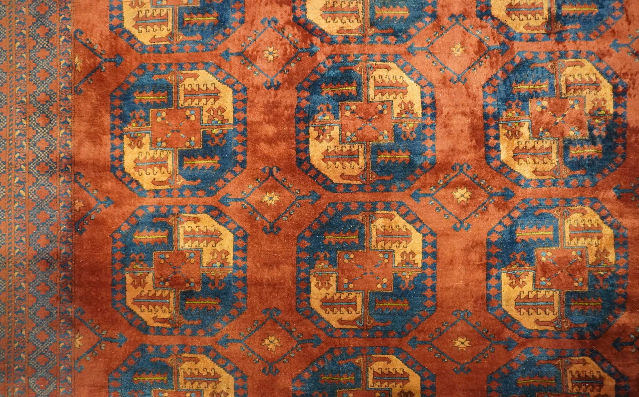 Tappeto a motivi Ersari-“Gol”