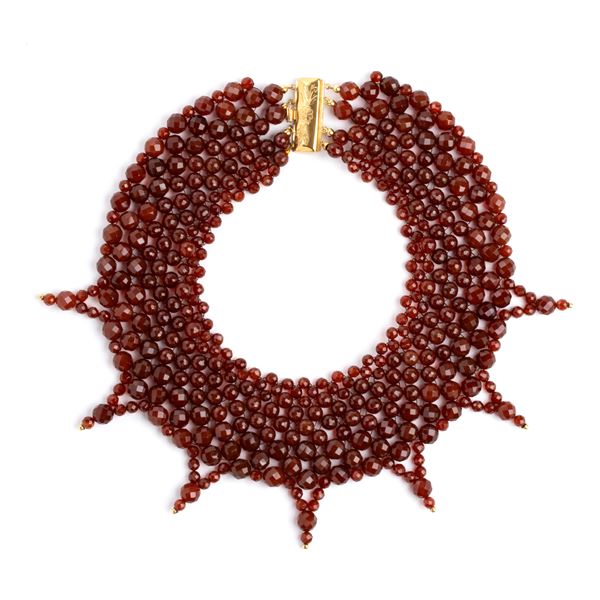 Collana in corniola con chiusura in oro