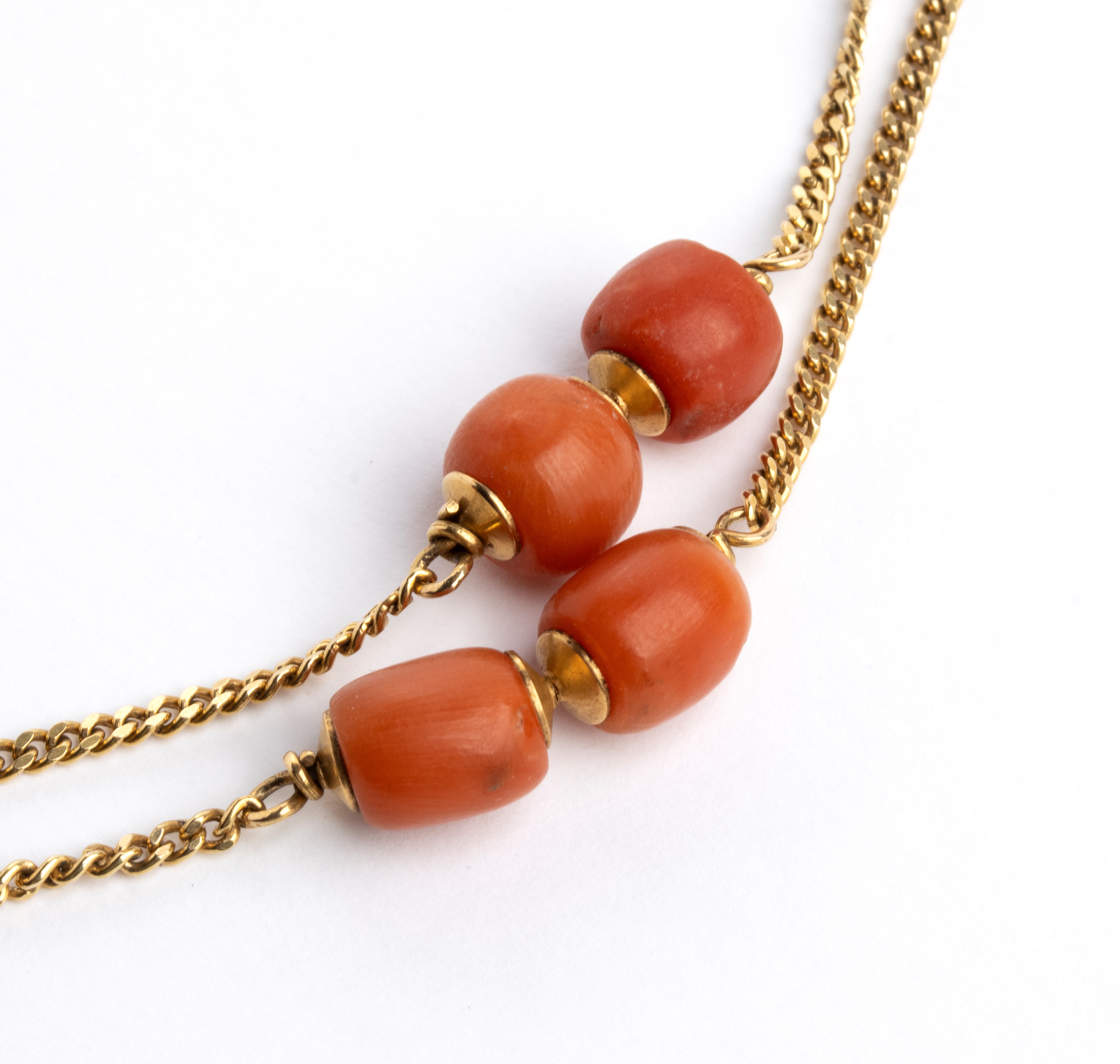 Collana in oro e corallo rosso del Mediterraneo