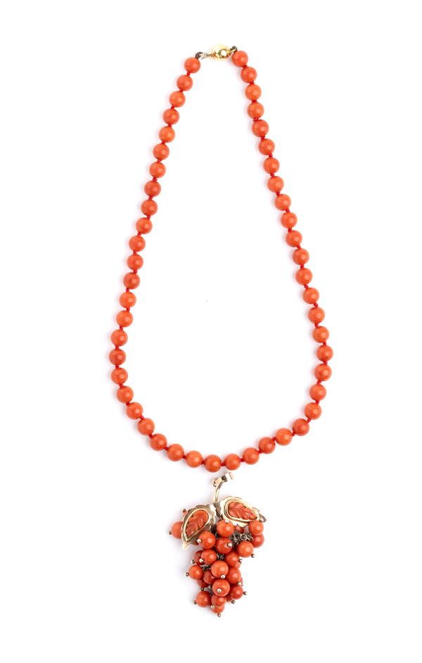 Collana e pendente in corallo rosso del Mediterraneo