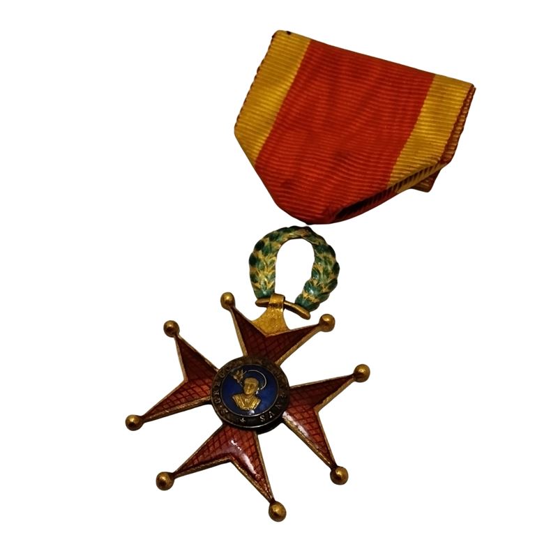 Insegna di Cavaliere dell'Ordine di San Gregorio, oro e smalti policromi