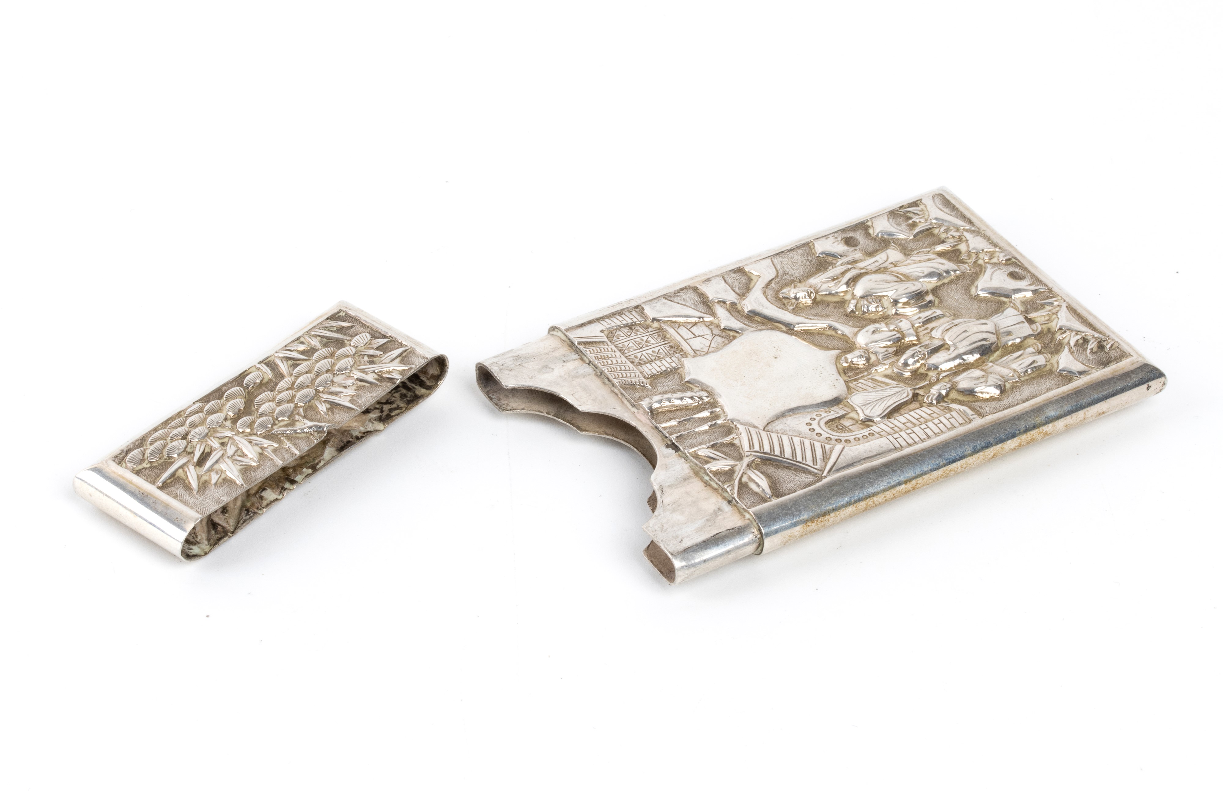Periodo Taishō, Portasigarette giapponese in argento a forma di libro con coperchio a chiusura a ...