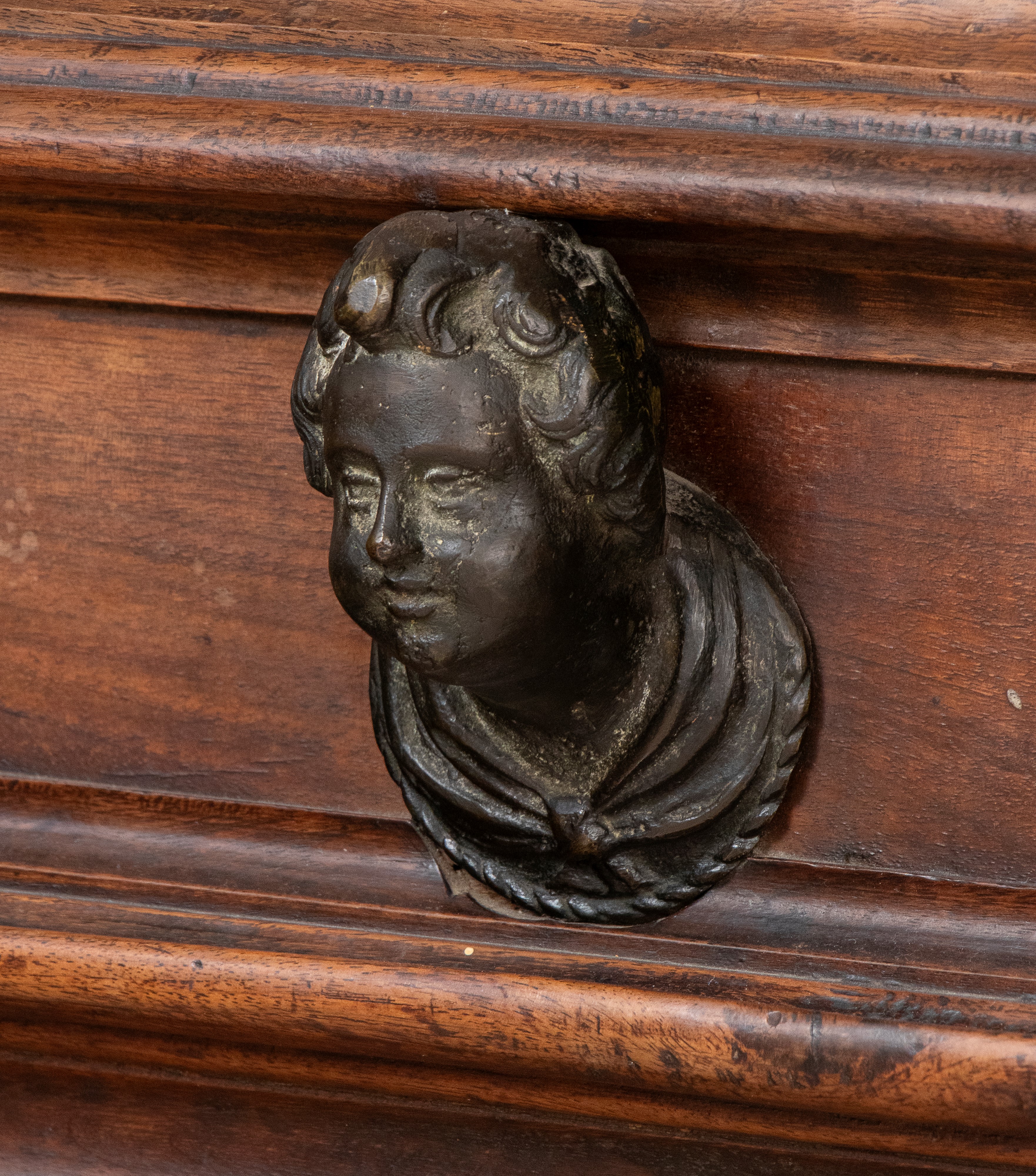 Credenza barocca in noce