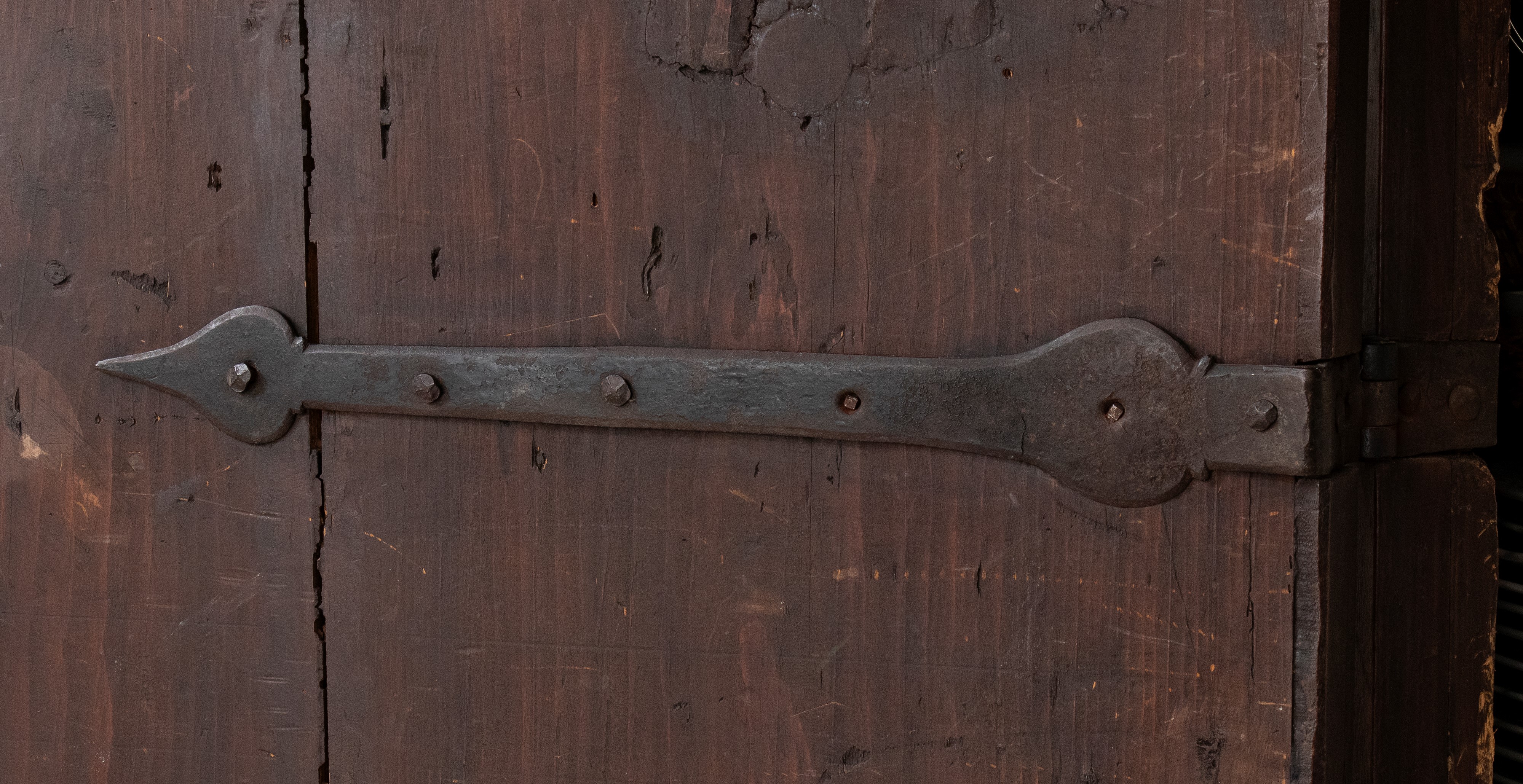 Credenza barocca in noce