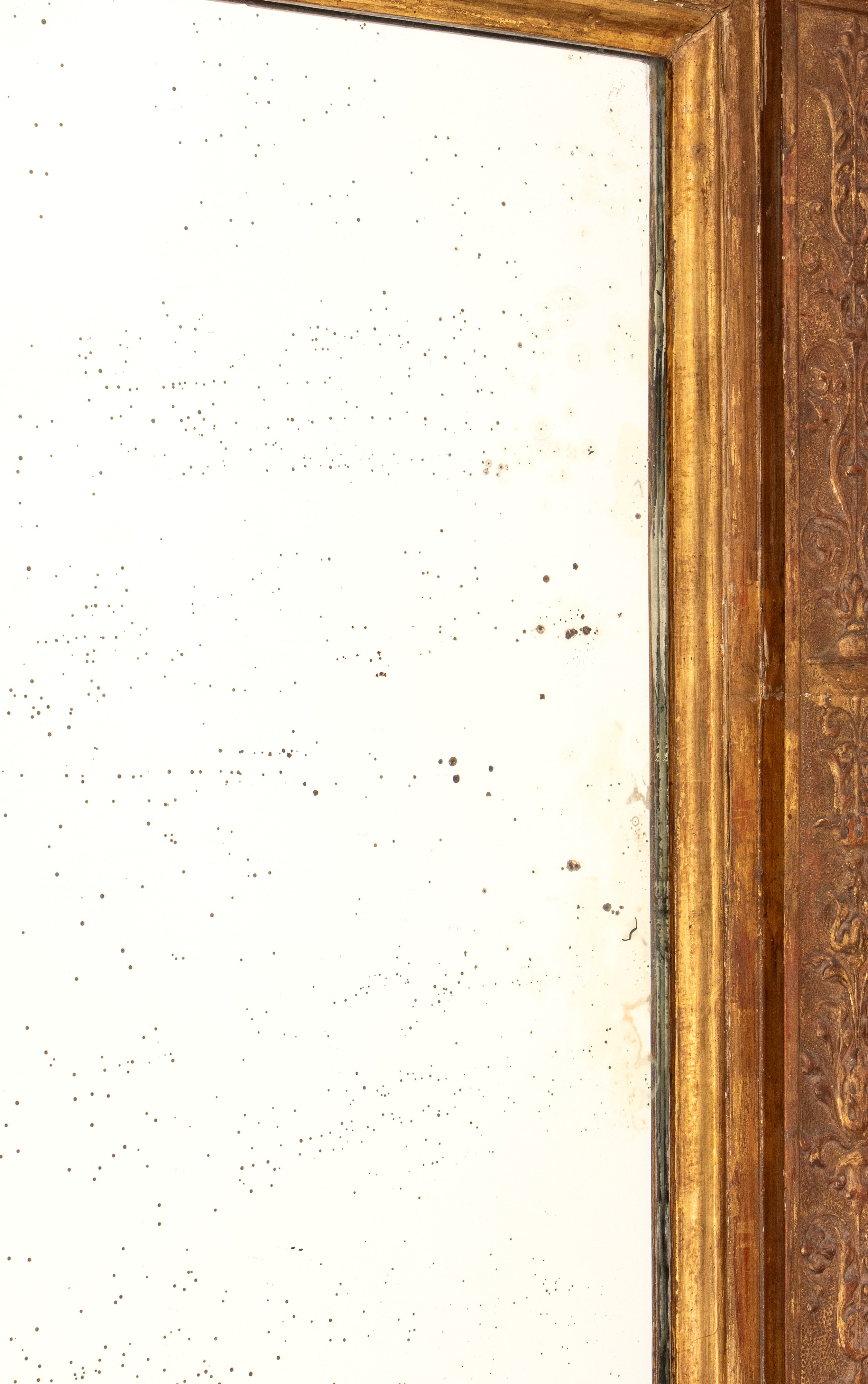 Specchiera dorata a cornice in forma di tabernacolo, XIX secolo