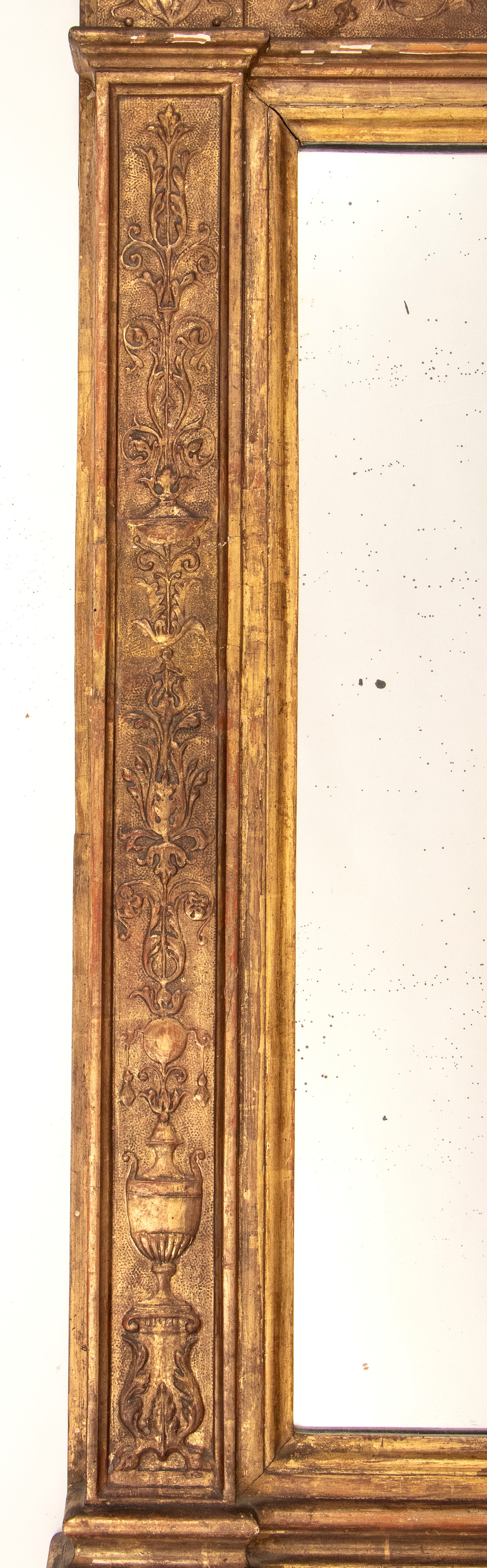 Specchiera dorata a cornice in forma di tabernacolo, XIX secolo