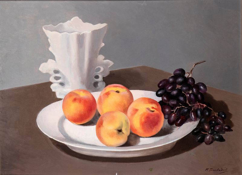 Natura morta con frutta e vasetto bianco