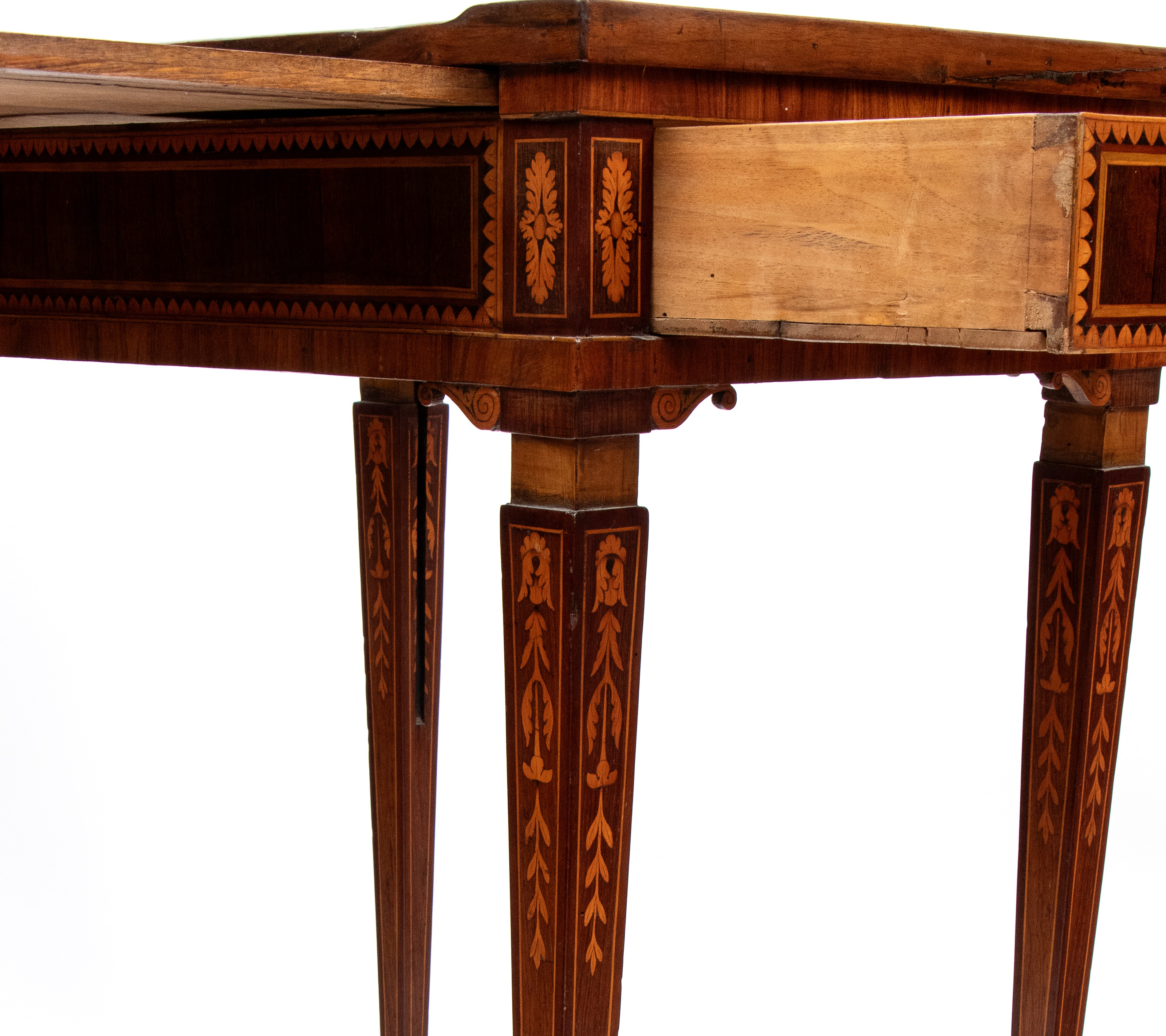 Tavolino intarsiato Luigi XVI