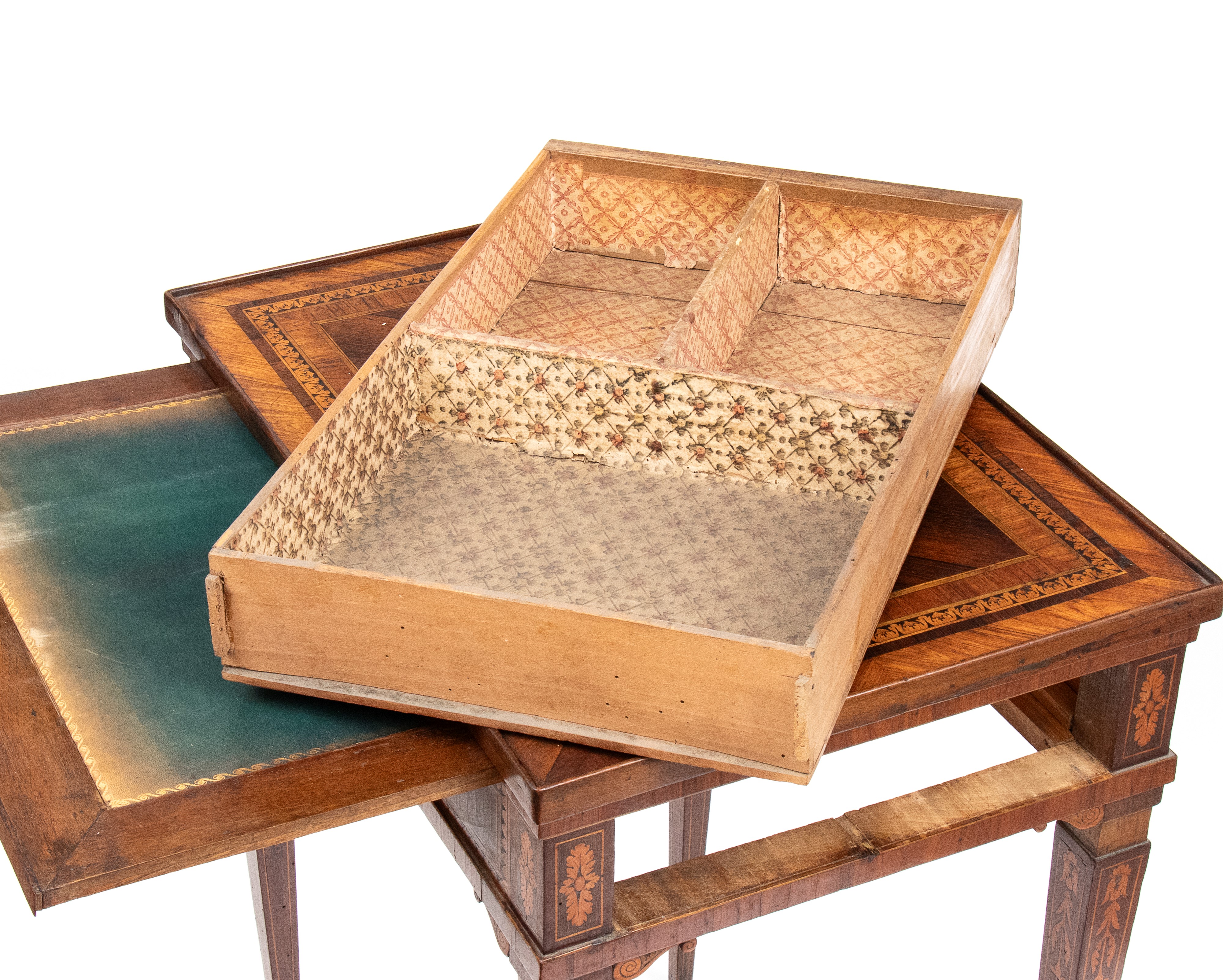 Tavolino intarsiato Luigi XVI