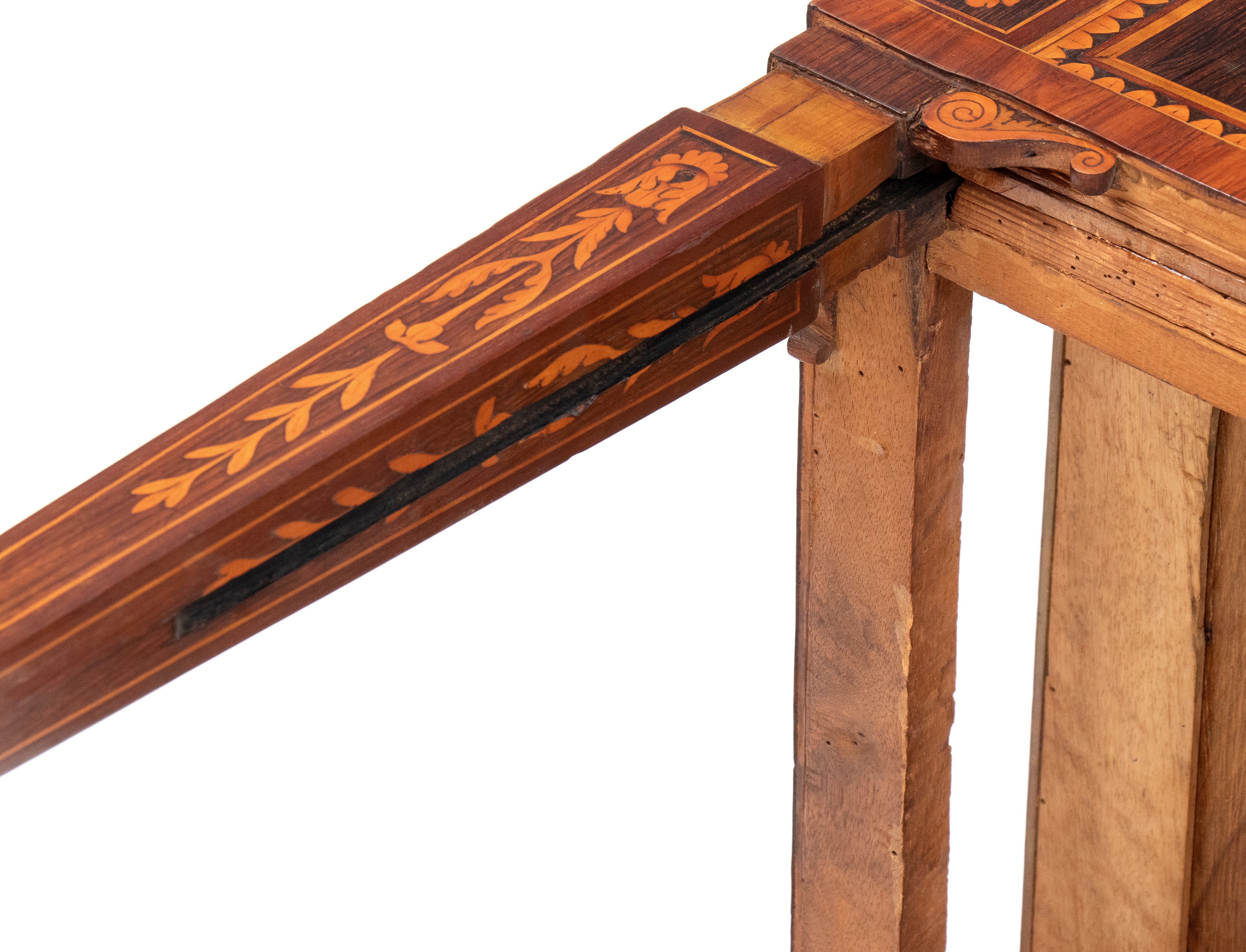 Tavolino intarsiato Luigi XVI