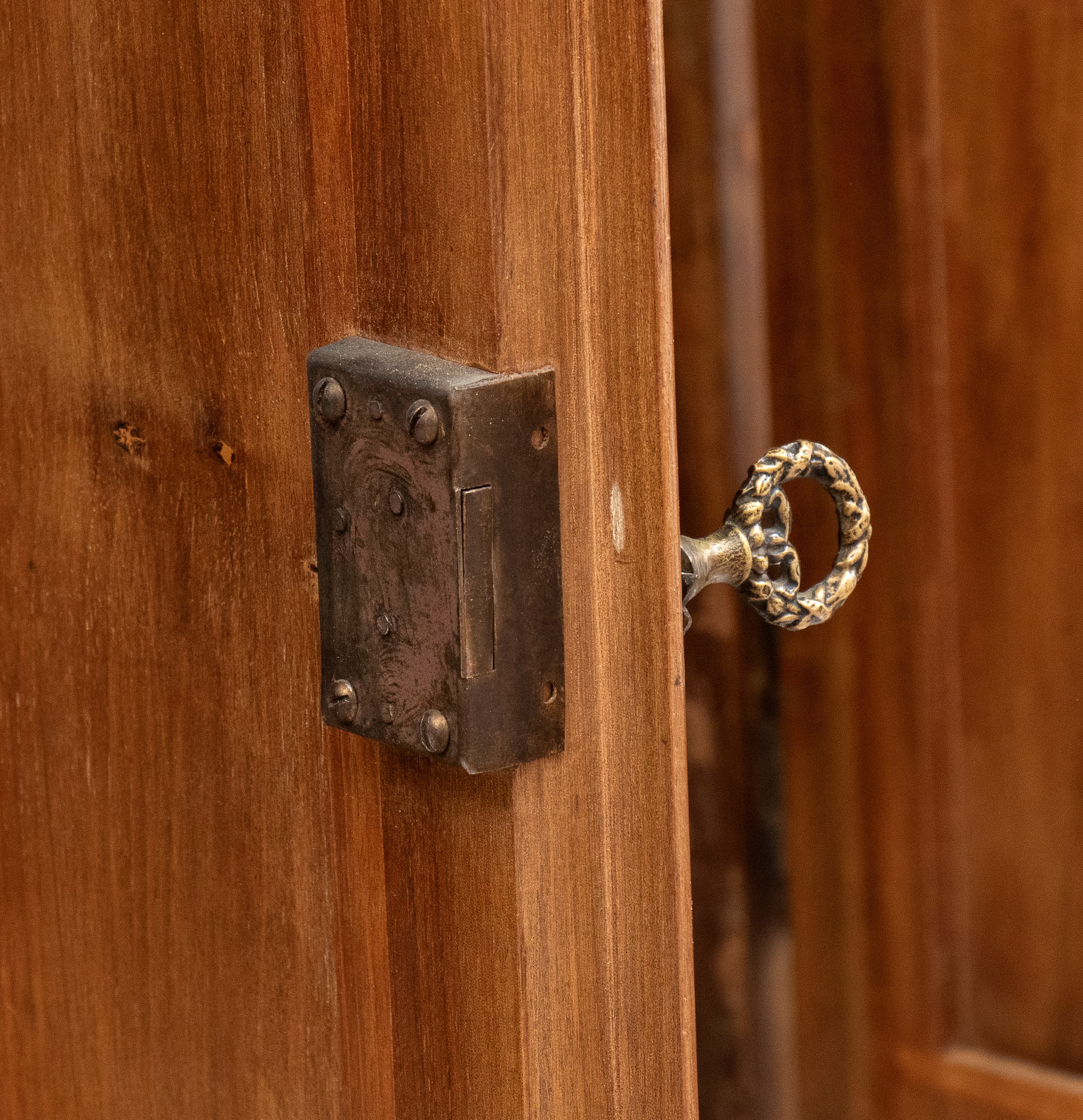 Francia, XIX secolo, credenza provenzale in noce
