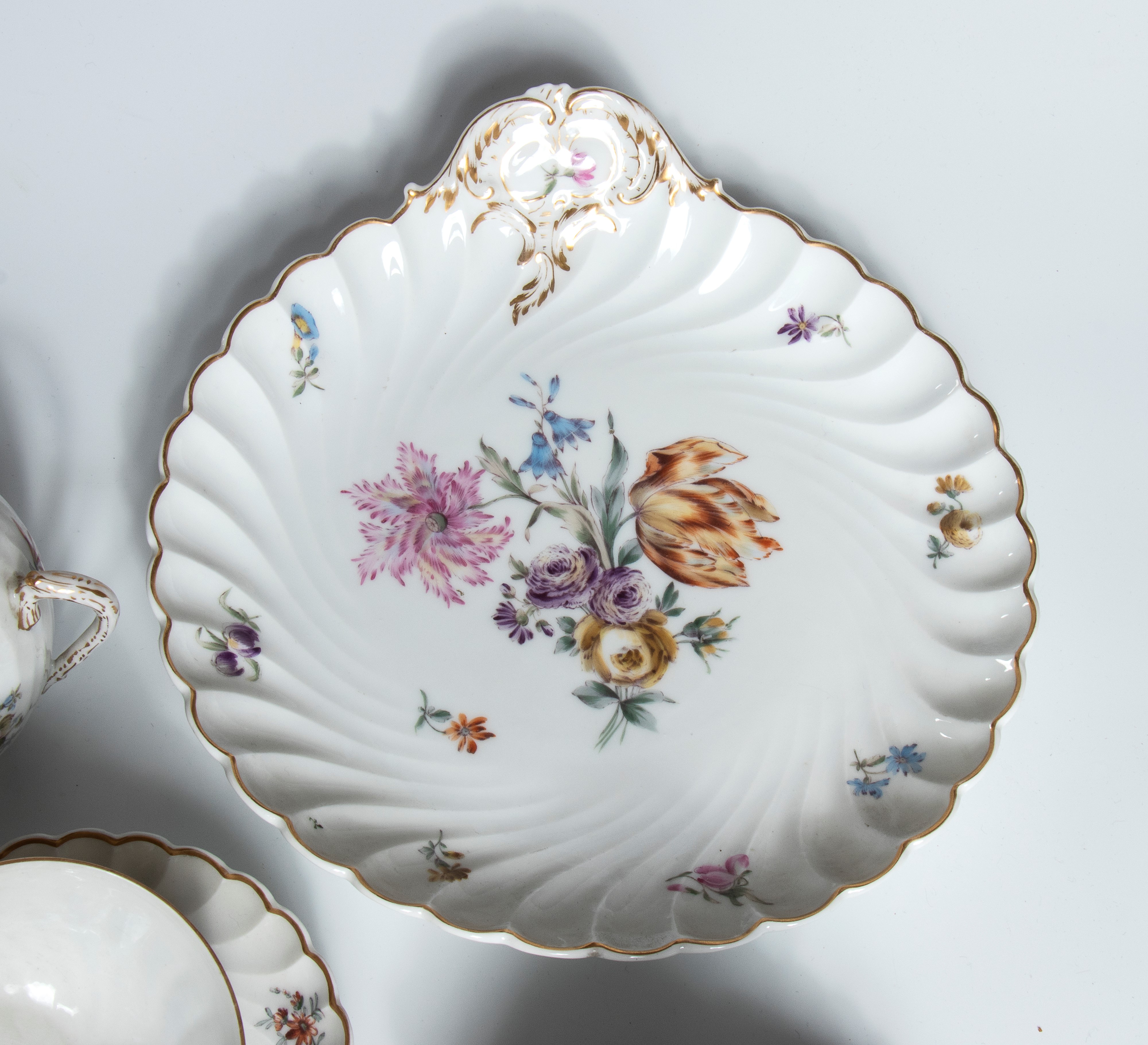 Nymphenburg, Servizio da tè in porcellana decorata